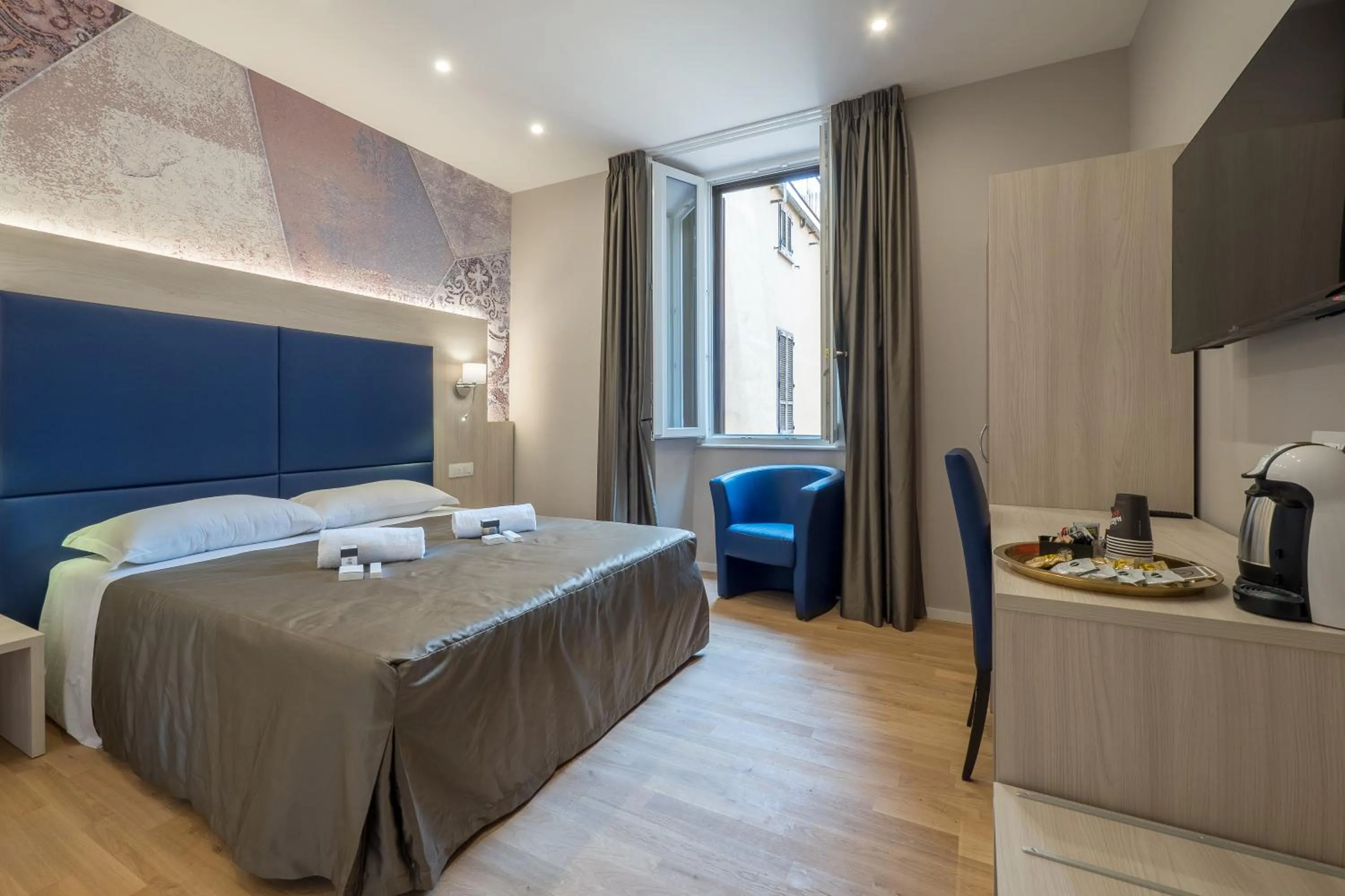 Bedroom, Bed in Bramble Luxury Suites