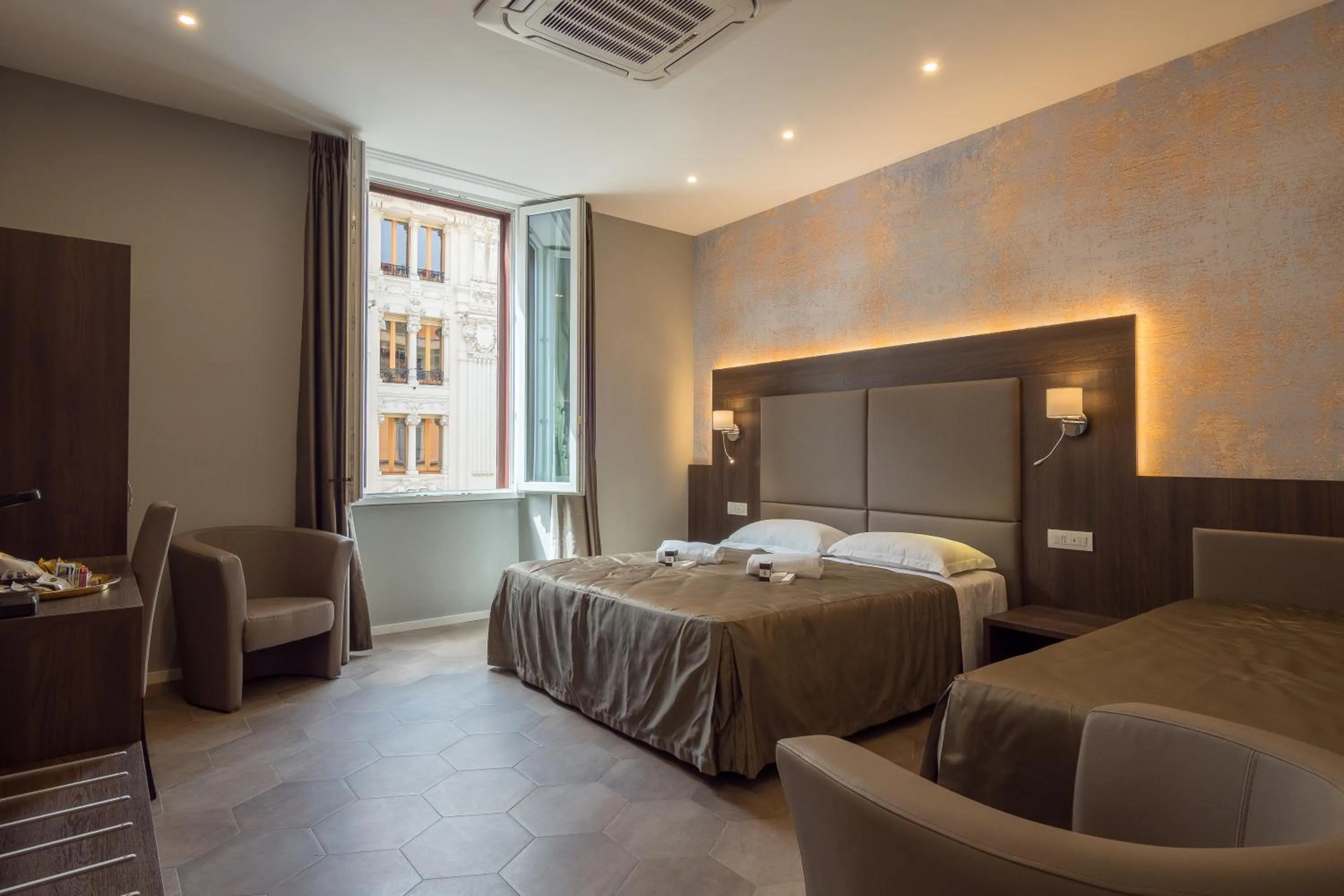 Bedroom, Bed in Bramble Luxury Suites