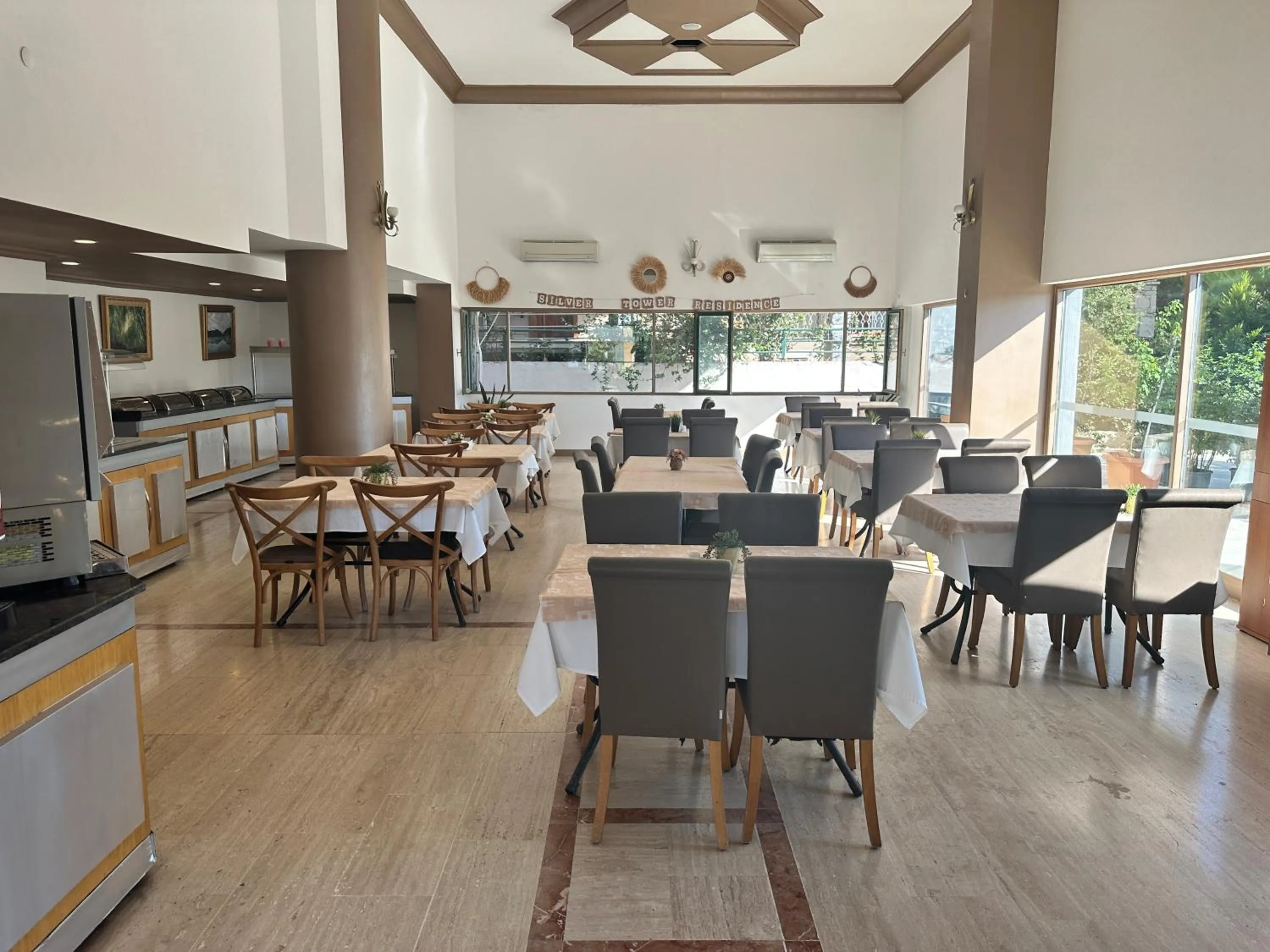 Restaurant/places to eat in Silver Tower Residence