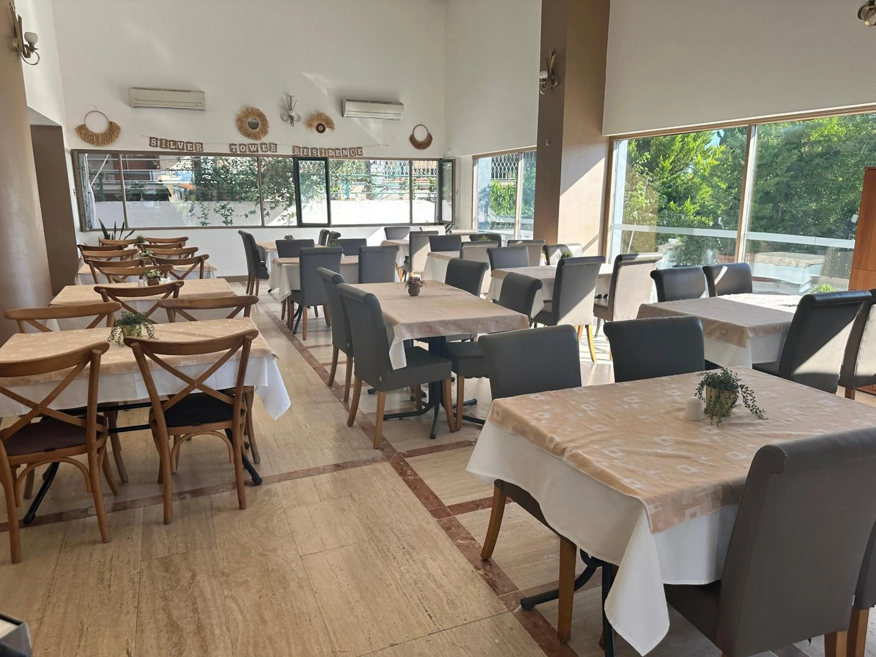 Restaurant/places to eat in Silver Tower Residence