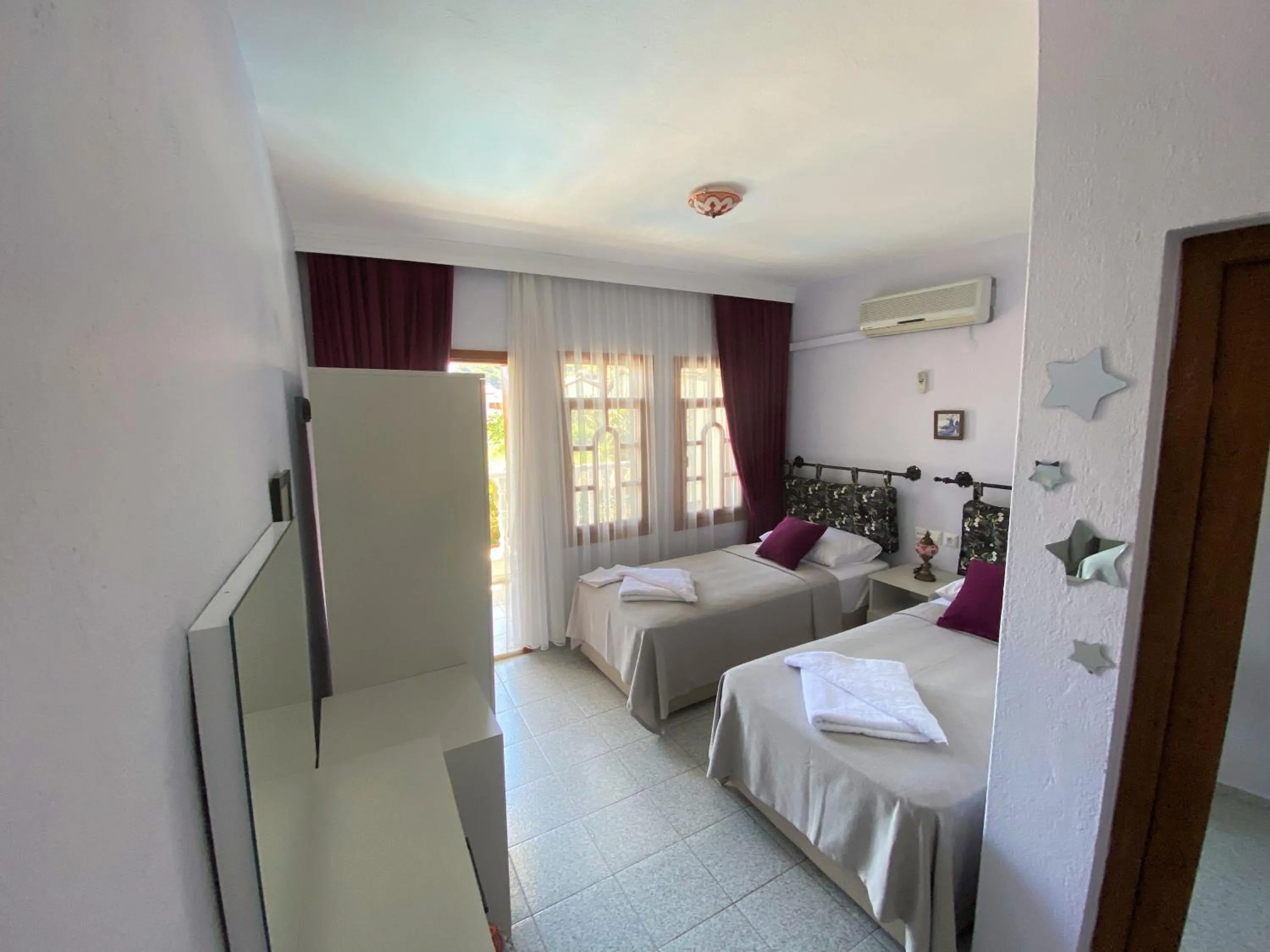 Bedroom, Bed in Casablanca Hotel