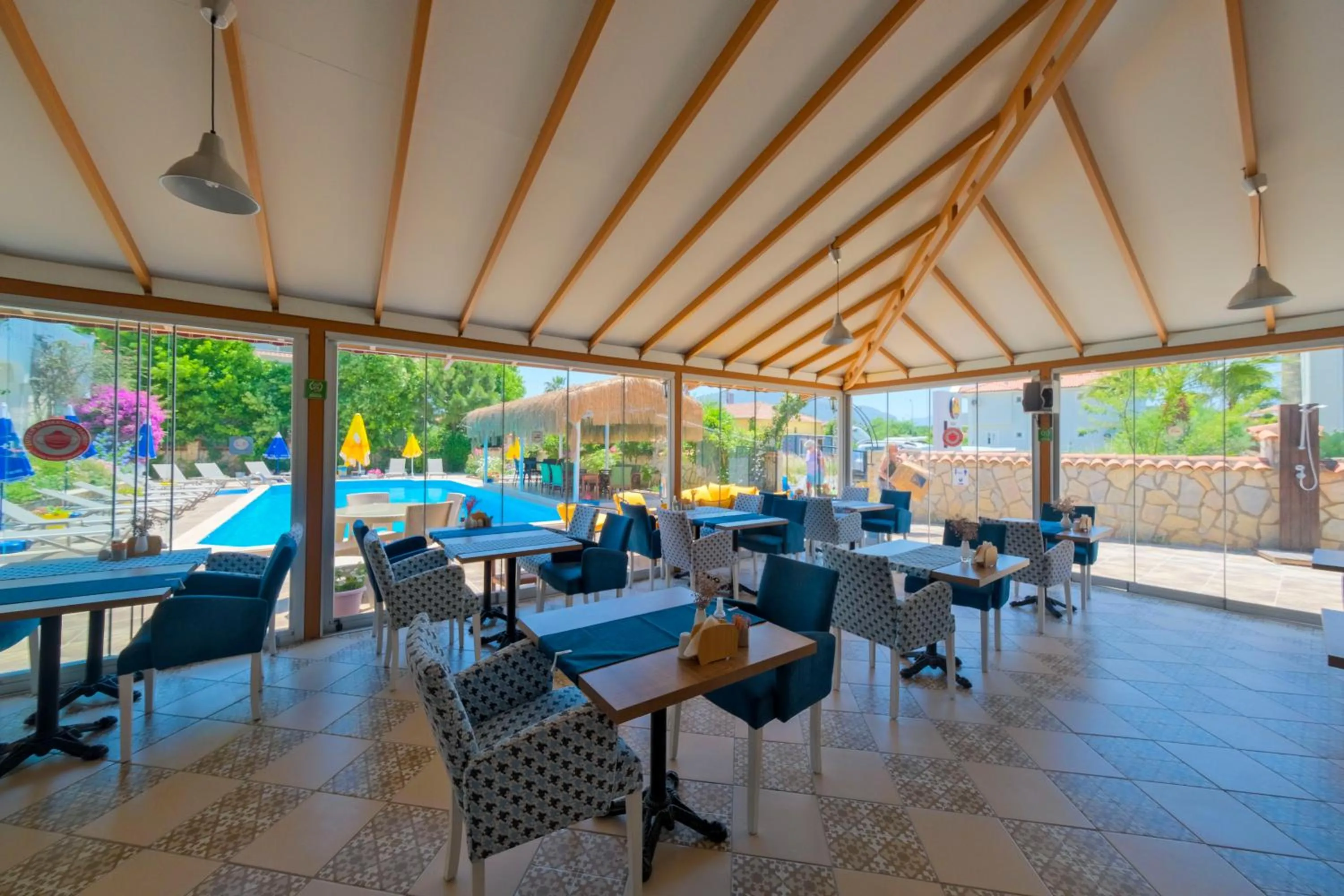 Restaurant/places to eat in Casablanca Hotel