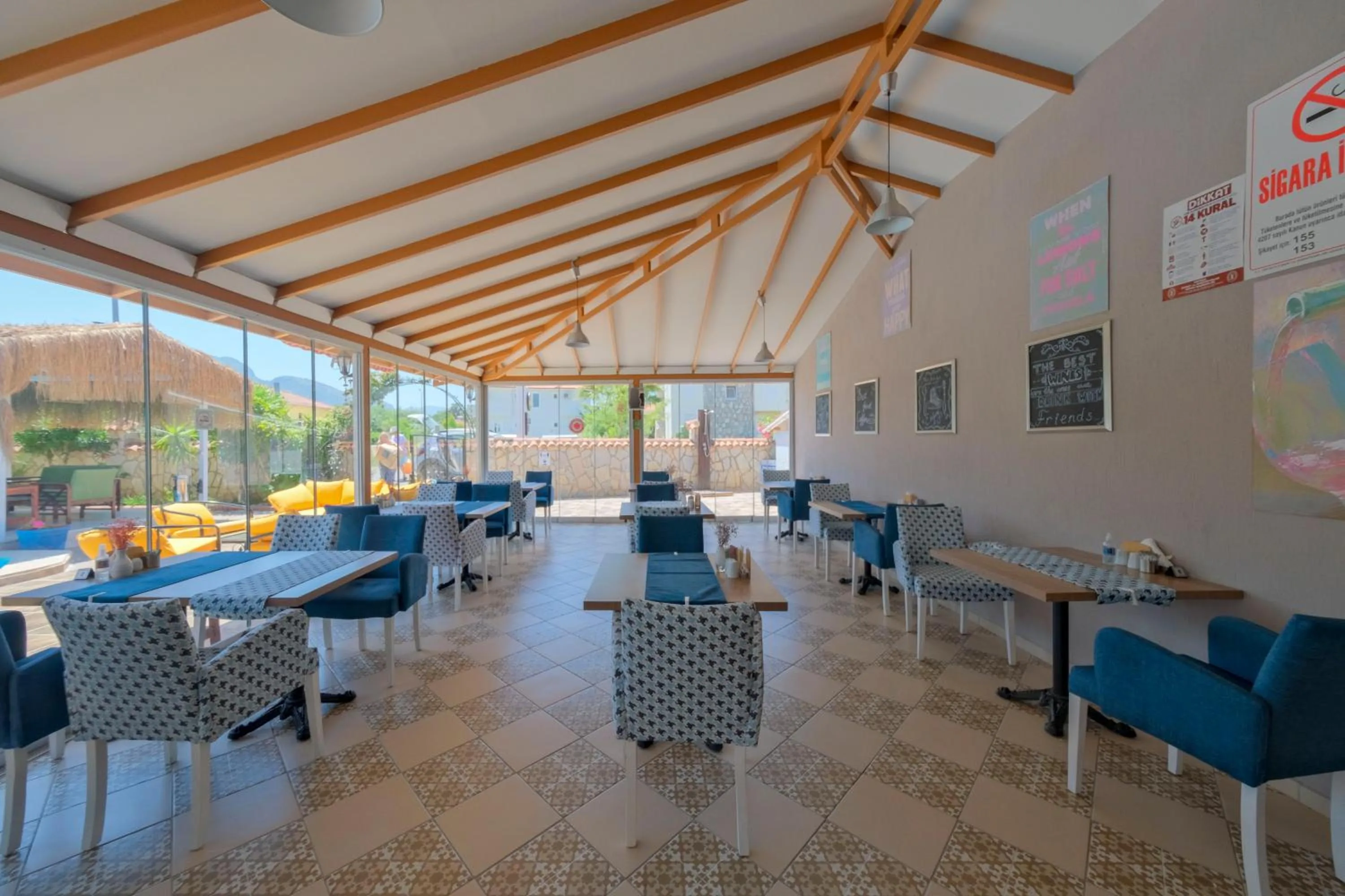 Restaurant/places to eat in Casablanca Hotel