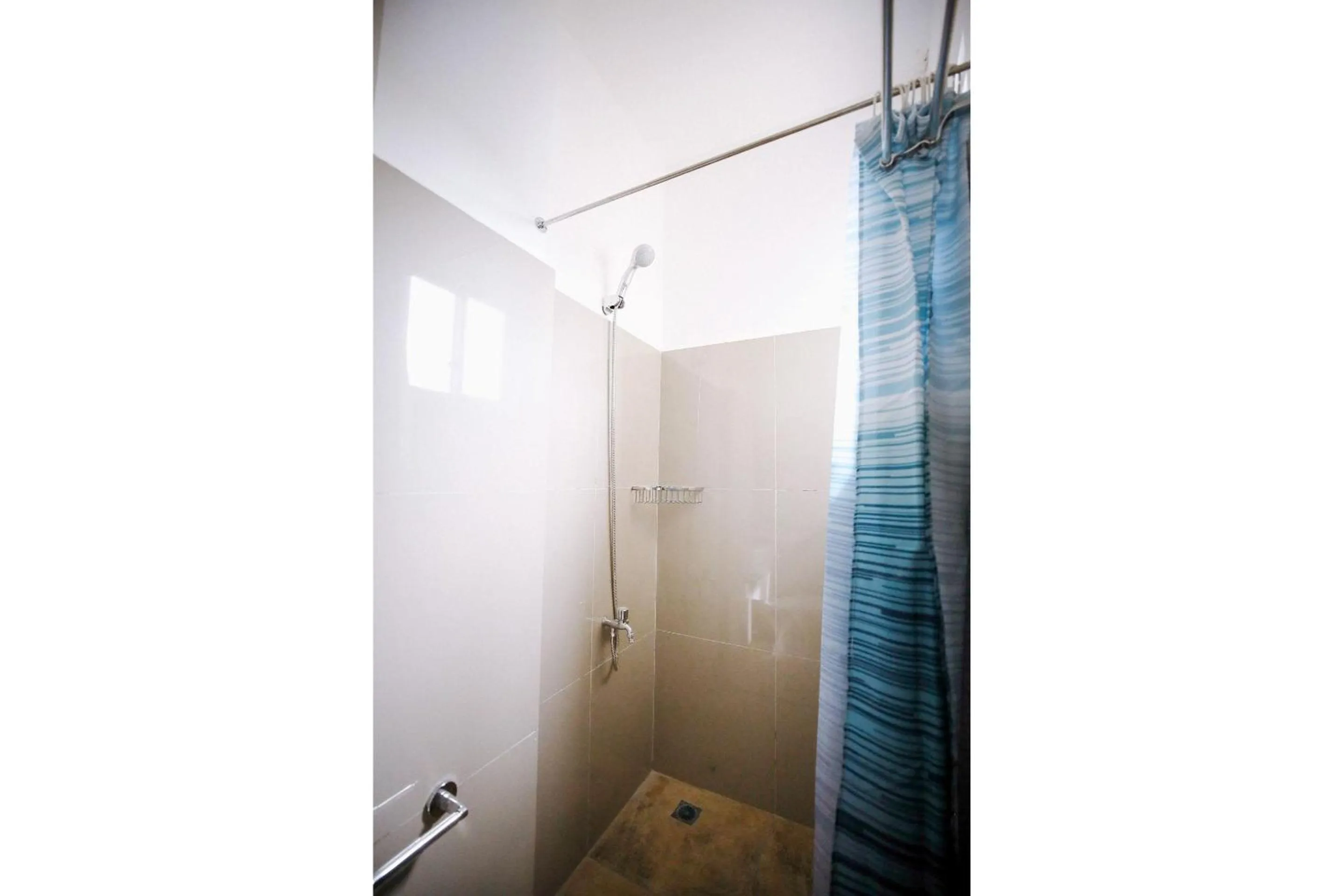 Bathroom in OYO 789 Abn Residences