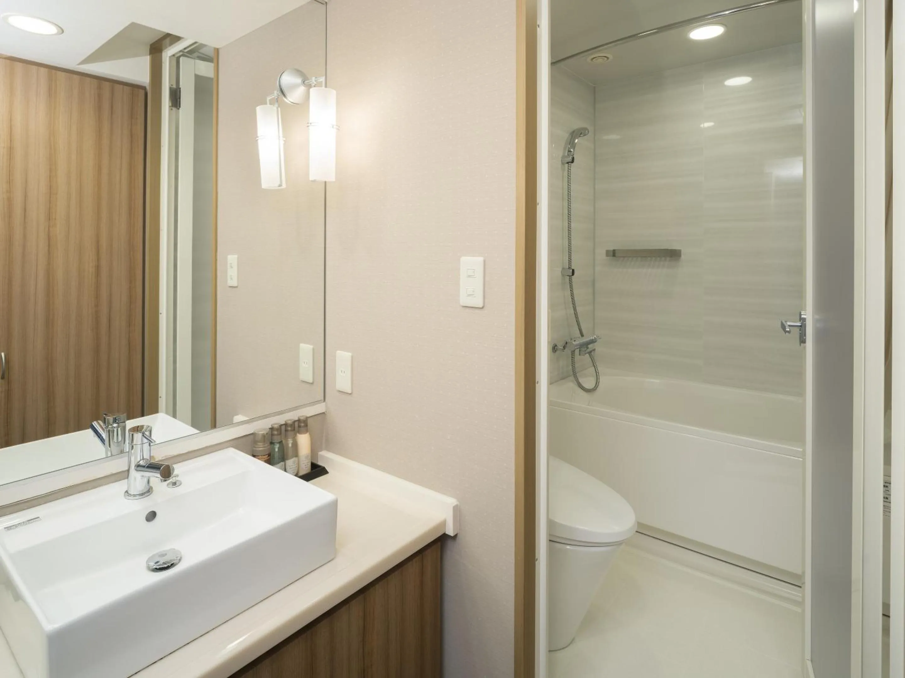 Shower in Irago Ocean Resort