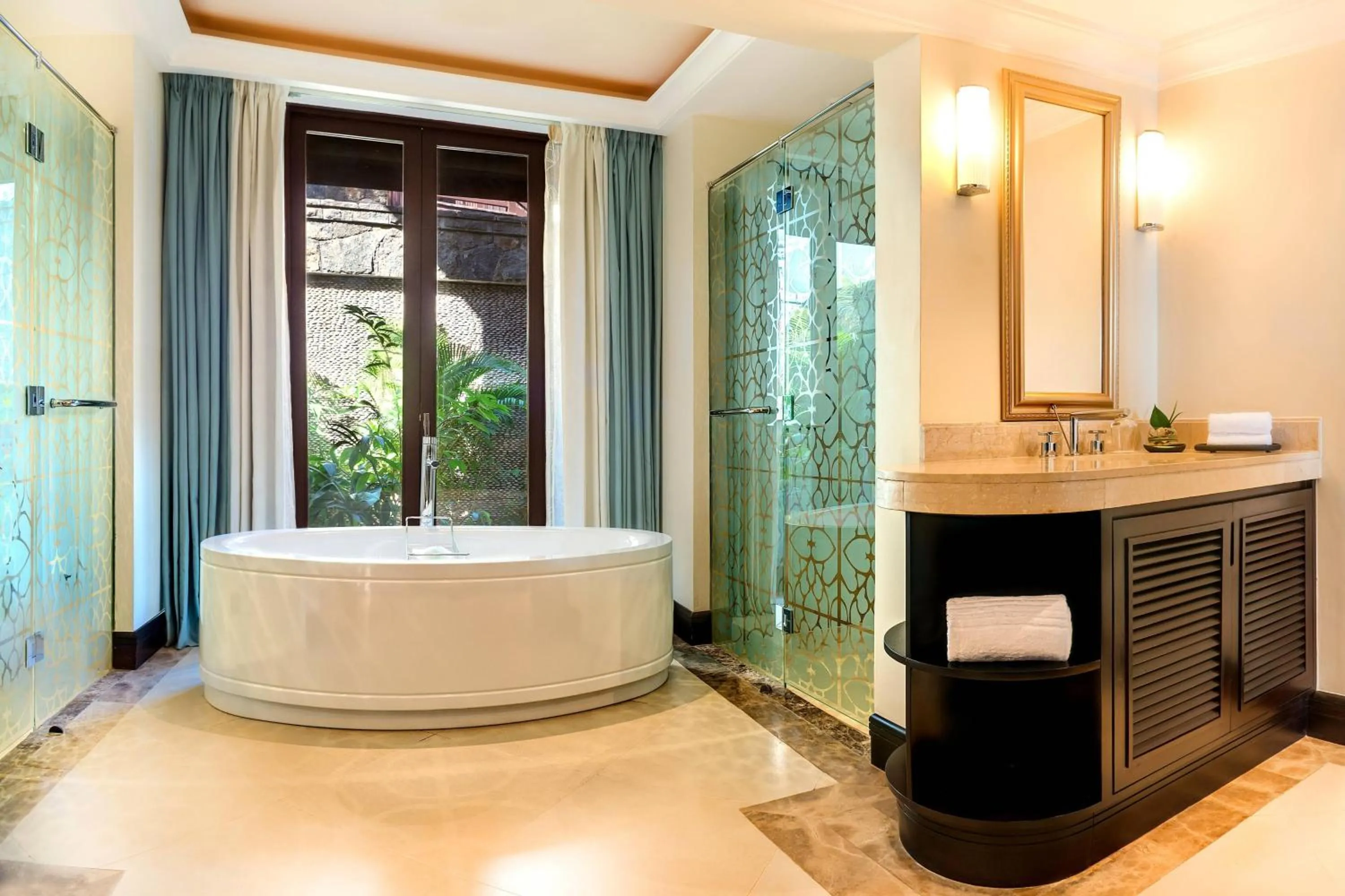 Bathroom in The Westin Turtle Bay Resort & Spa, Mauritius