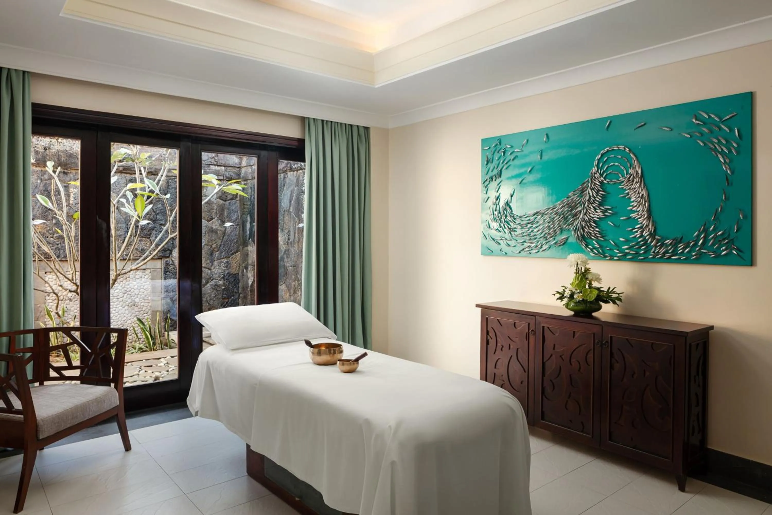 Spa and wellness centre/facilities, Bed in The Westin Turtle Bay Resort & Spa, Mauritius