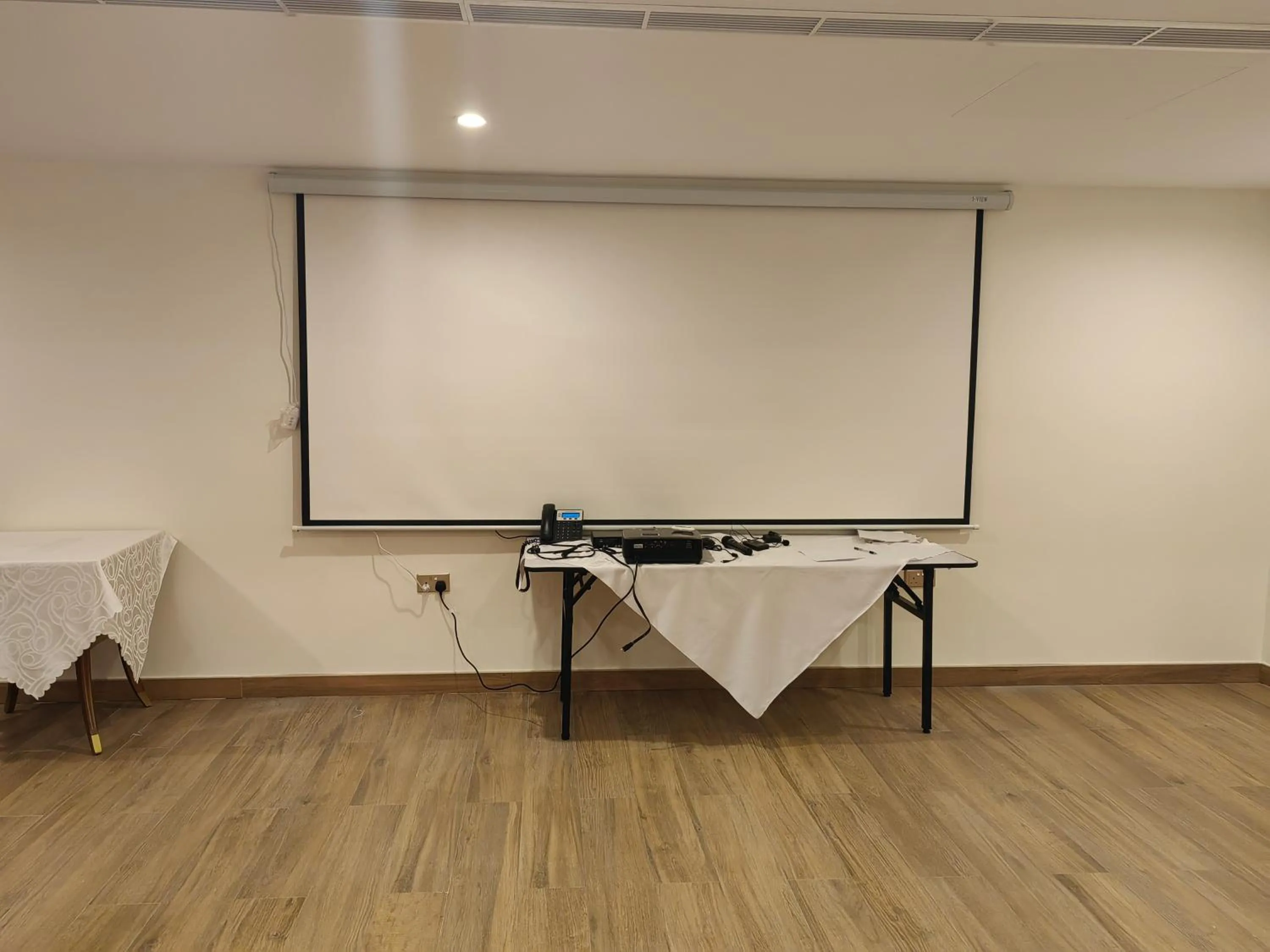 Meeting/conference room in ALYA Hotel