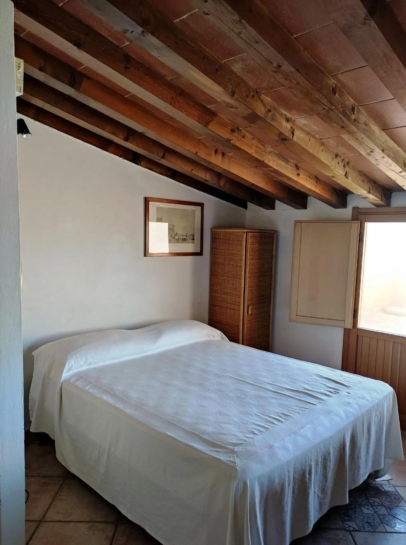 Bed in Cota Quinta