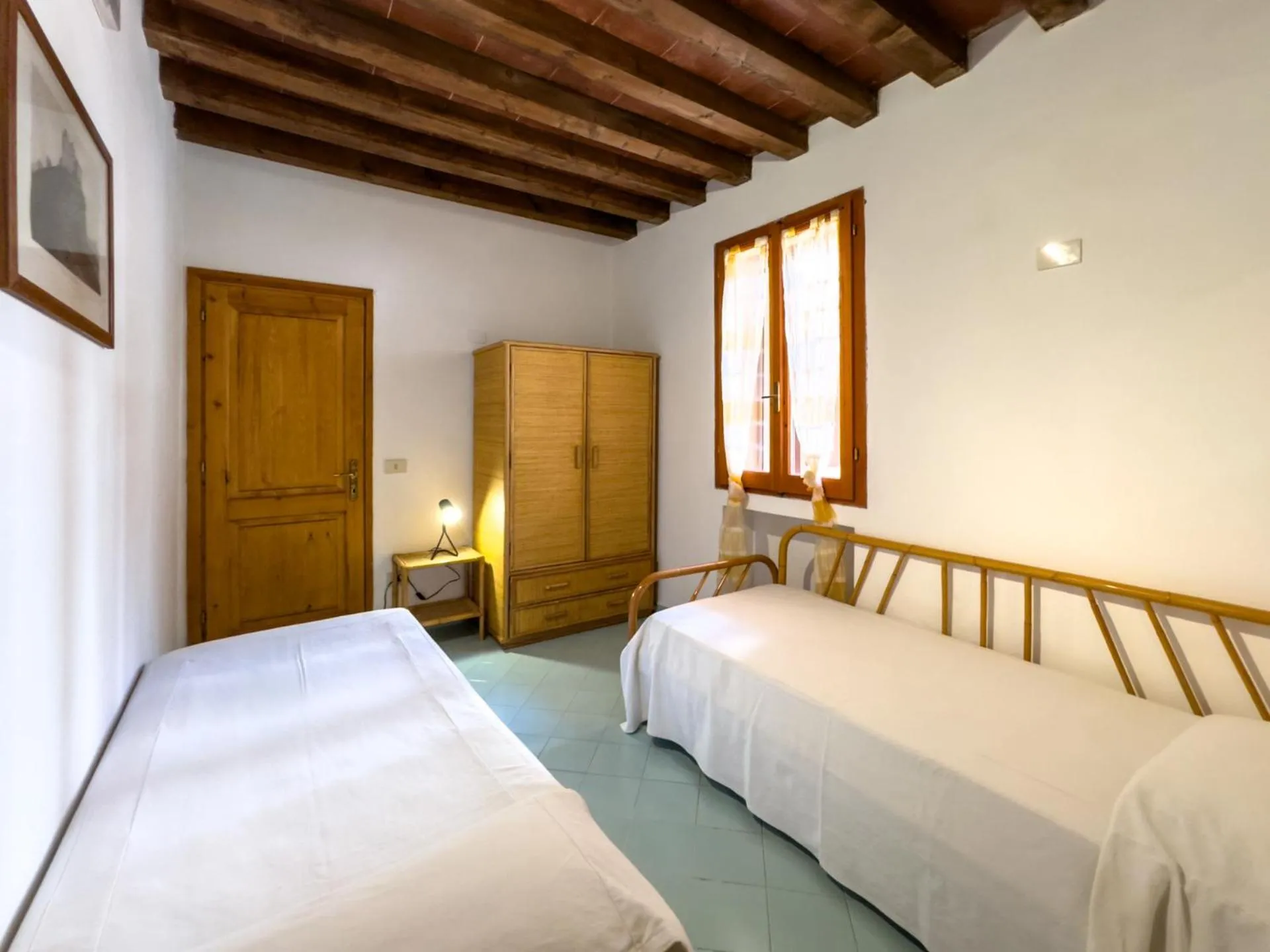 Bed in Cota Quinta
