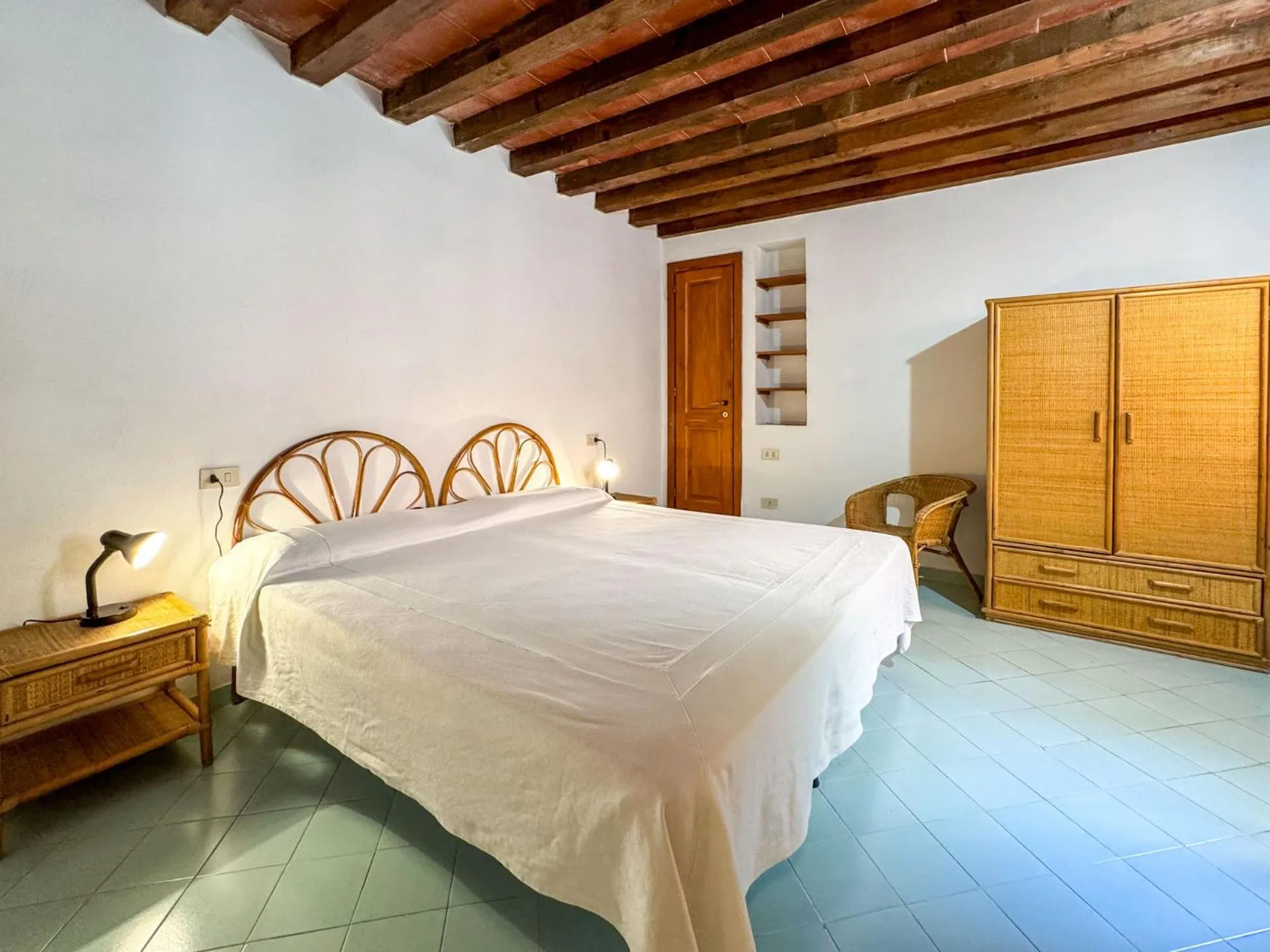 Bed in Cota Quinta