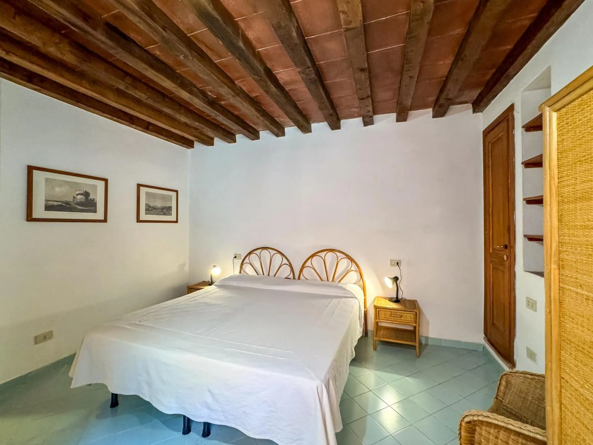 Bed in Cota Quinta
