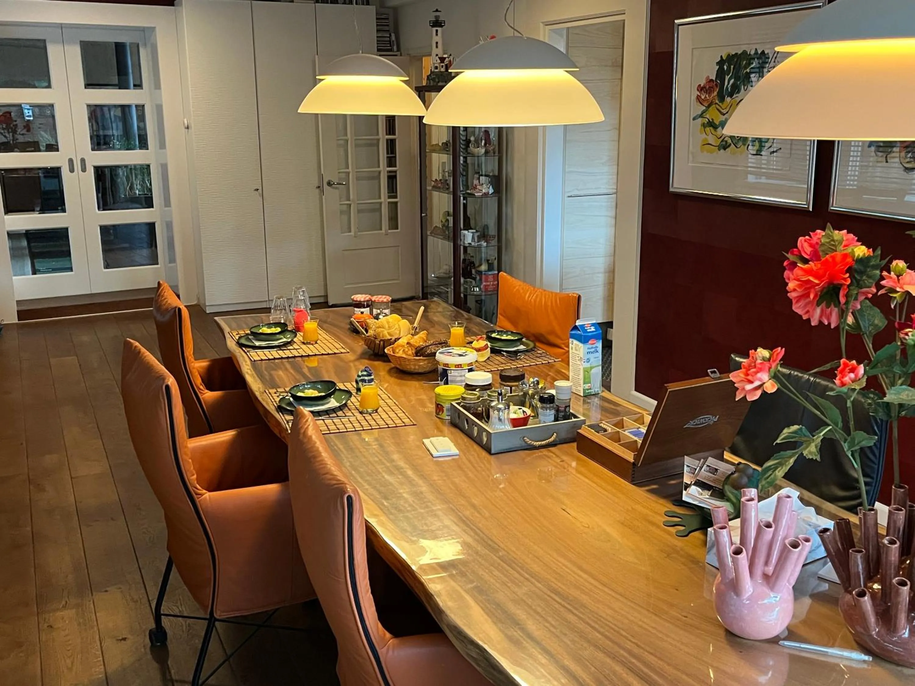 Breakfast in Bed&Breakfast Maasland