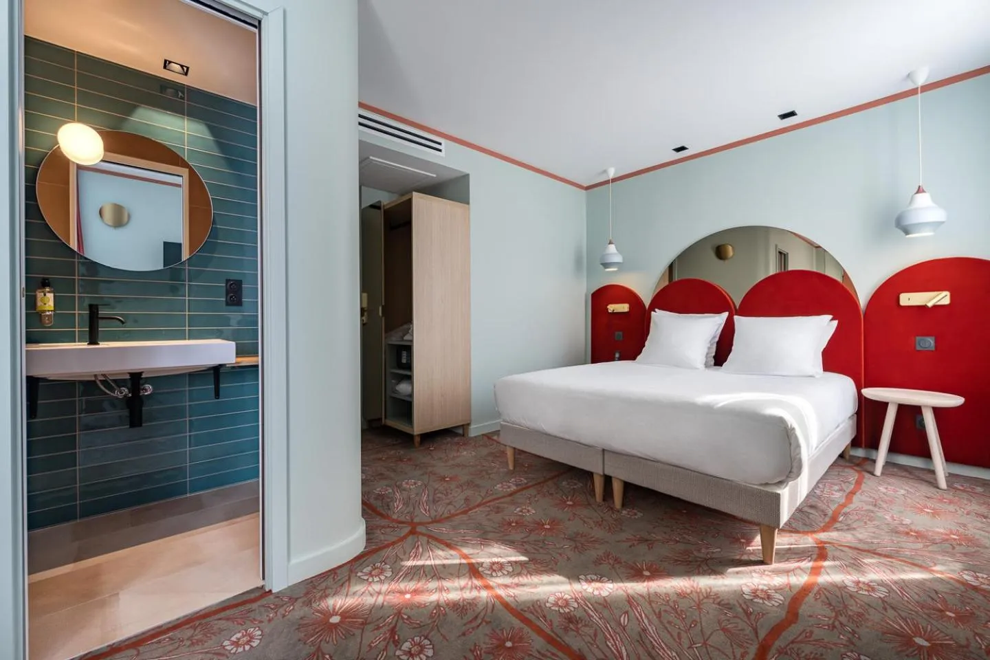 Bed in O.Lysée Hotel