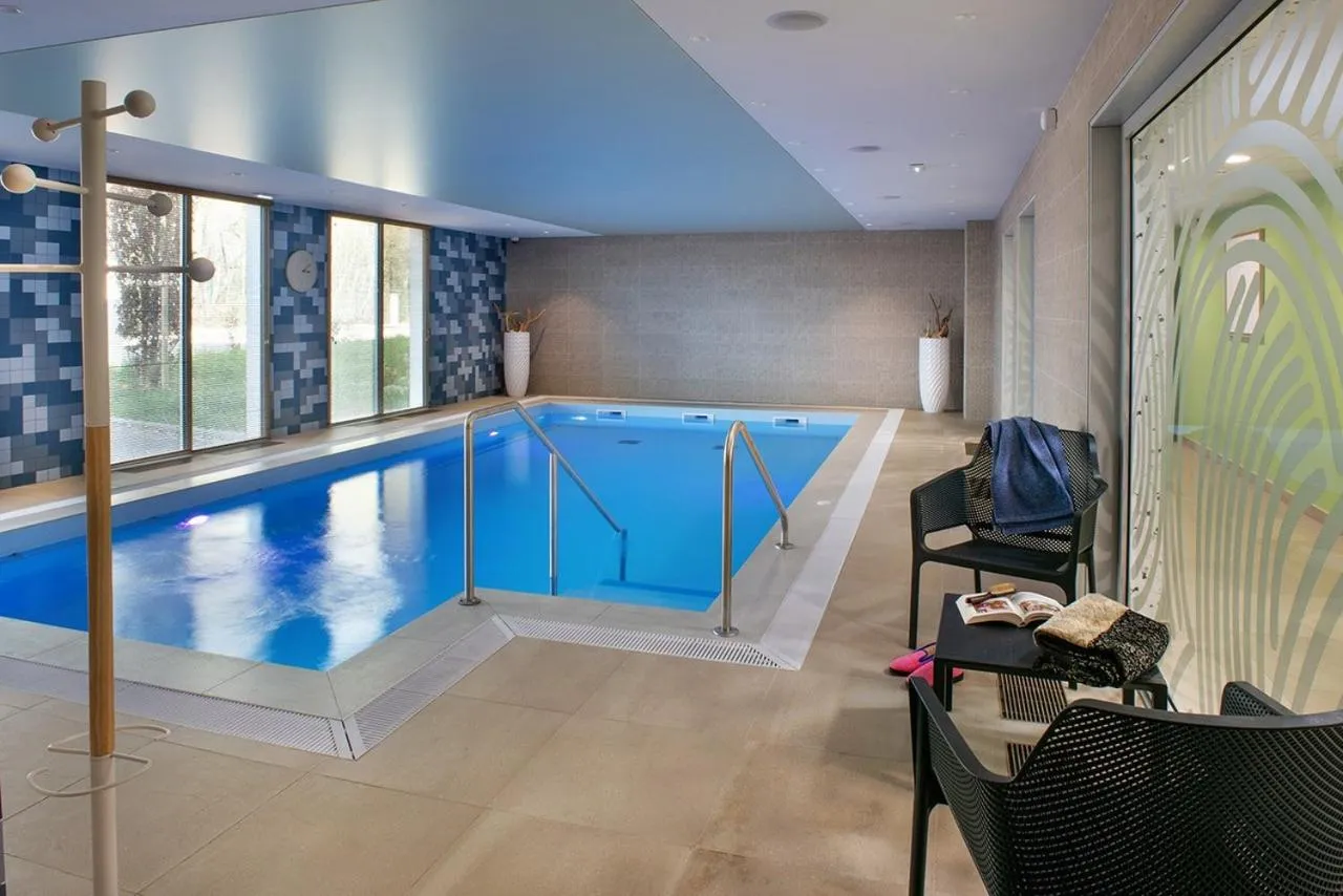 Swimming pool in Domitys La Serpentine