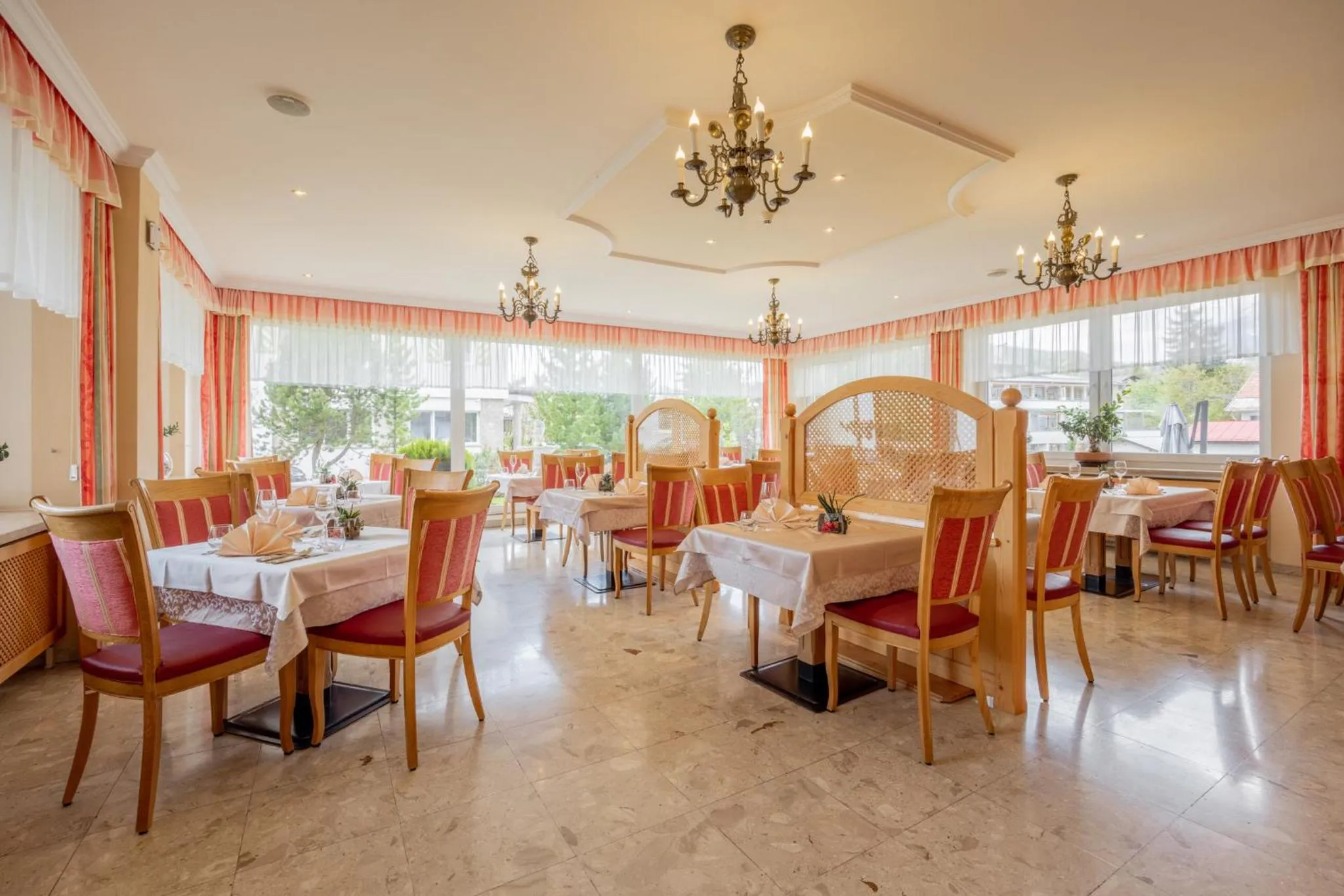 Restaurant/places to eat in Hotel Schönegg