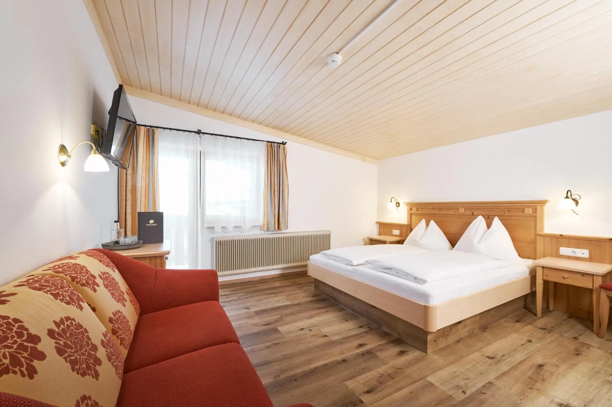 Photo of the whole room, Bed in Hotel Vorderronach