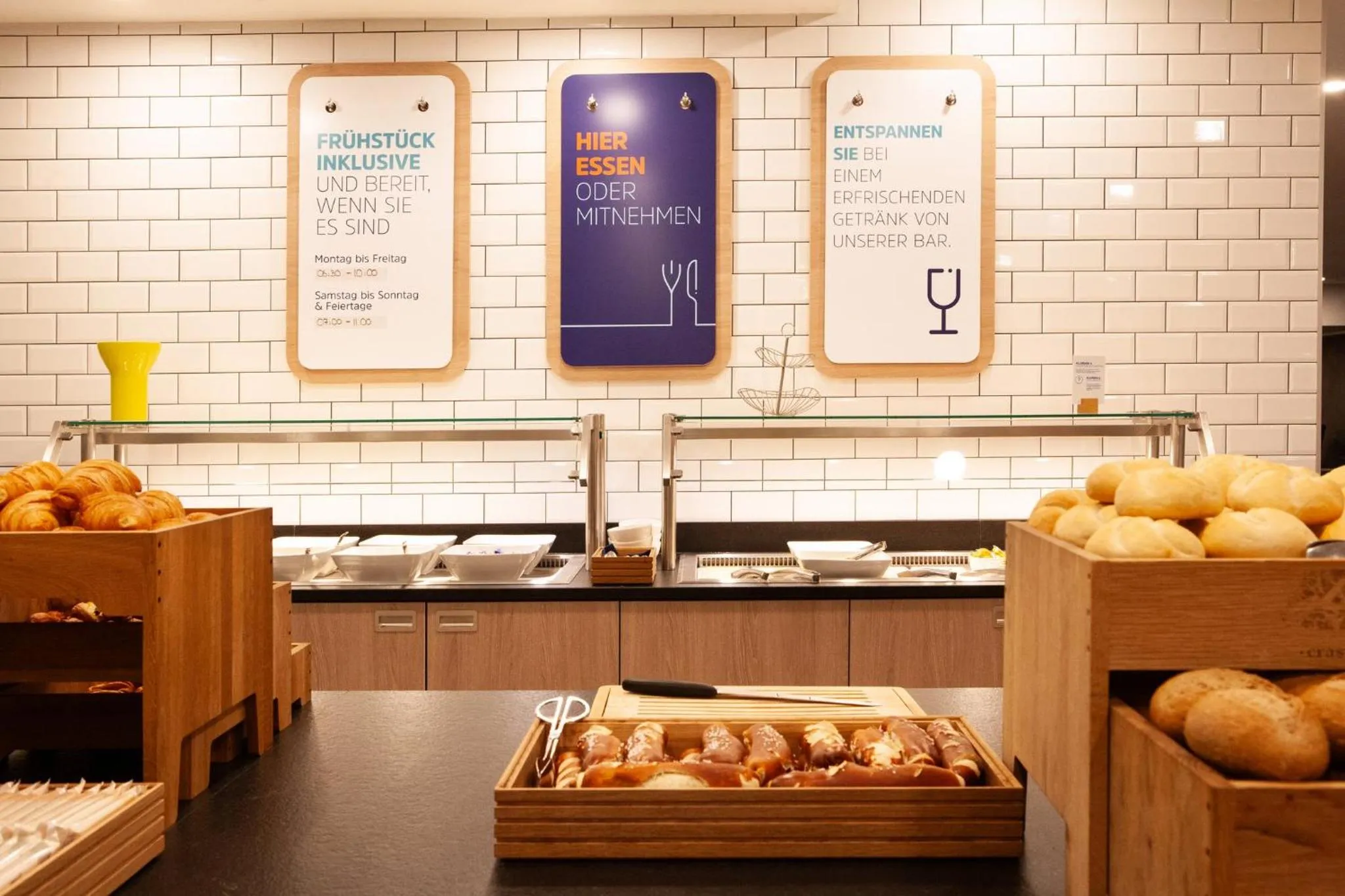 Restaurant/places to eat in Holiday Inn Express Neunkirchen by IHG