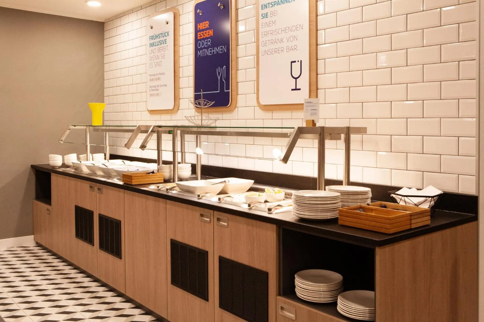 Restaurant/places to eat in Holiday Inn Express Neunkirchen by IHG