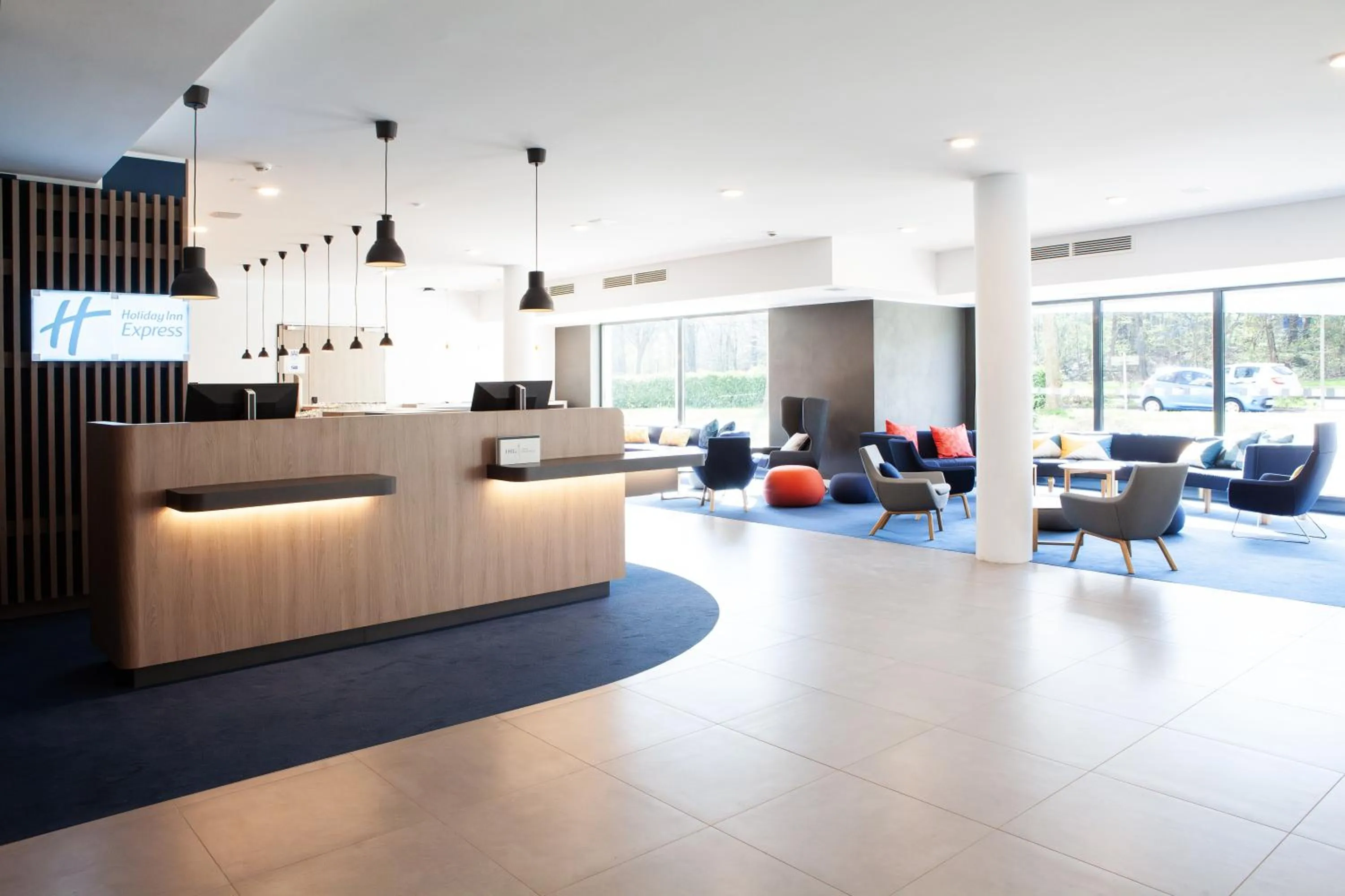 Lobby or reception in Holiday Inn Express Neunkirchen by IHG