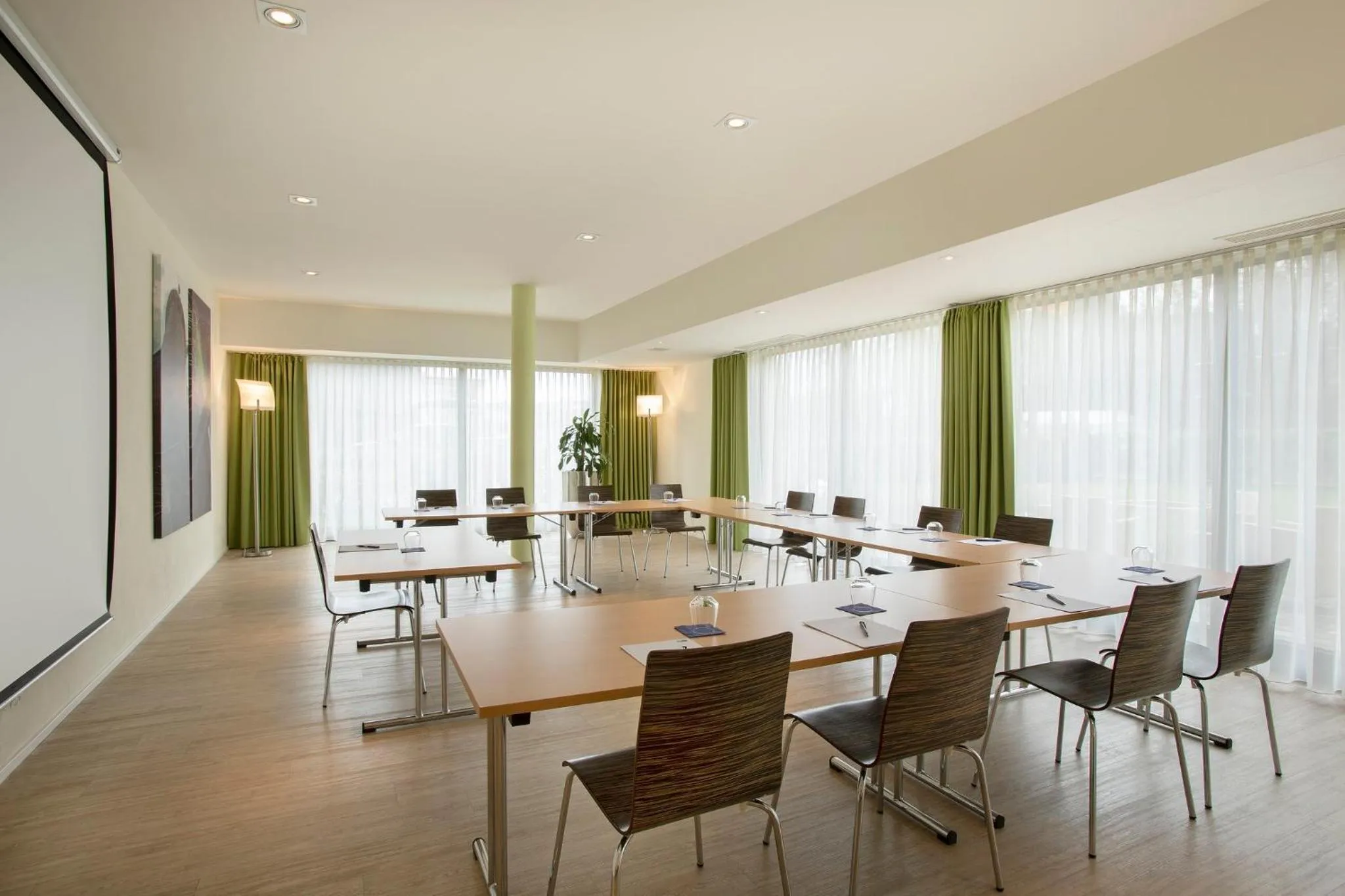 Meeting/conference room in Holiday Inn Express Neunkirchen by IHG