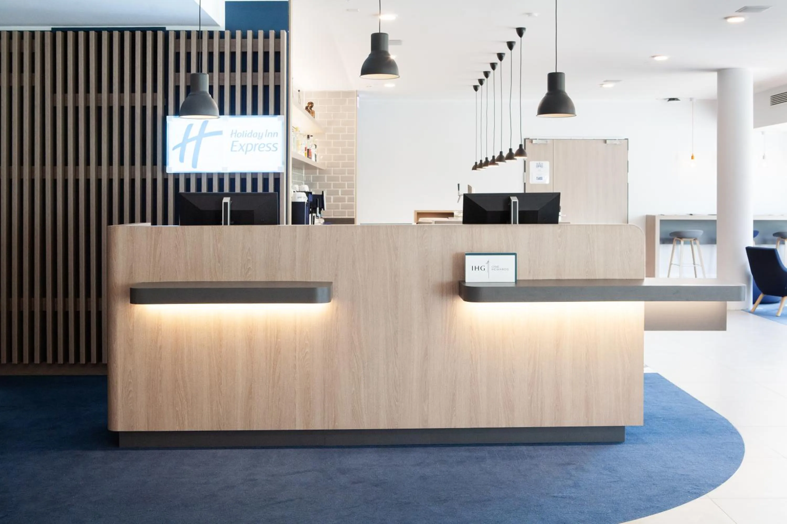 Lobby or reception in Holiday Inn Express Neunkirchen by IHG
