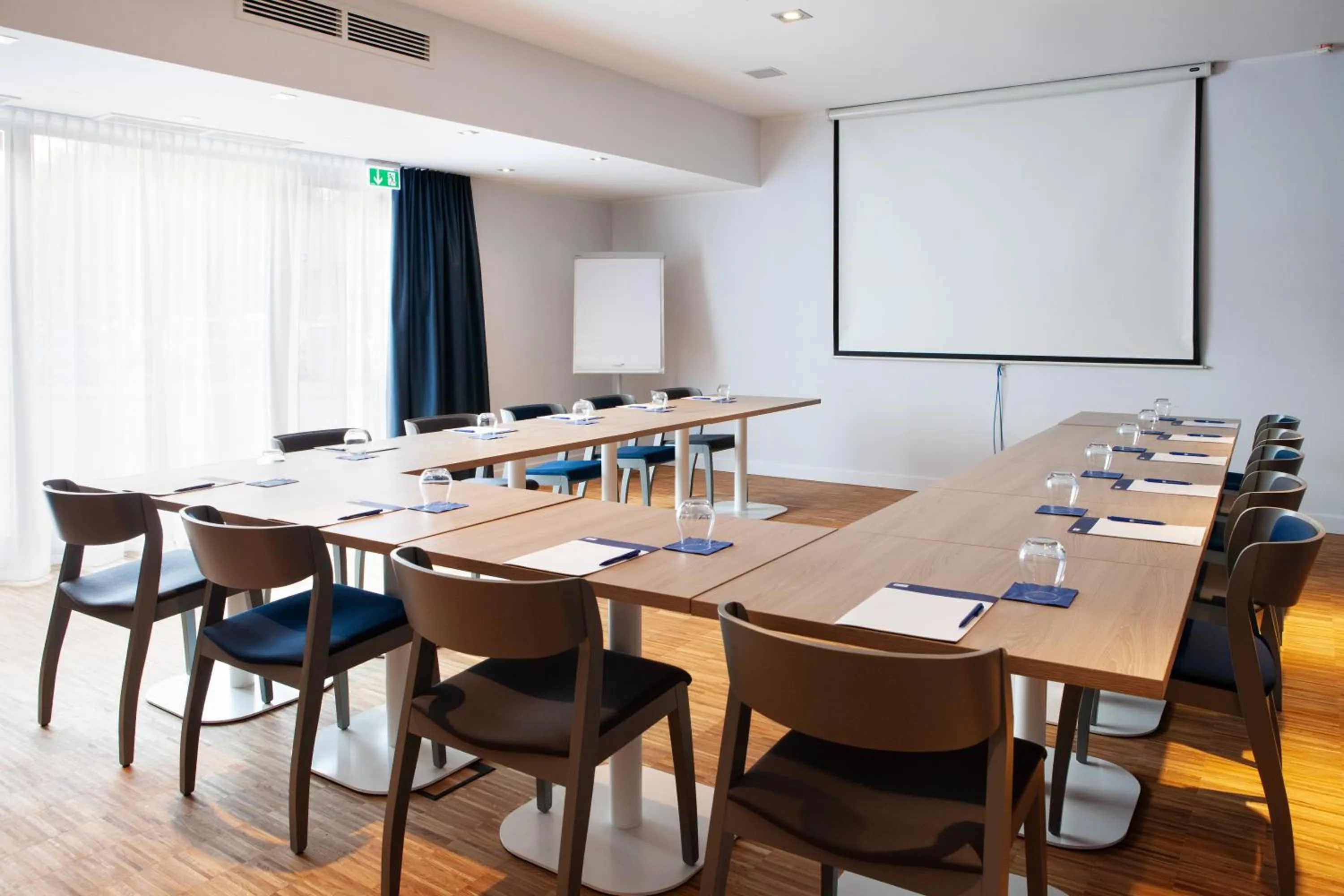 Meeting/conference room in Holiday Inn Express Neunkirchen by IHG