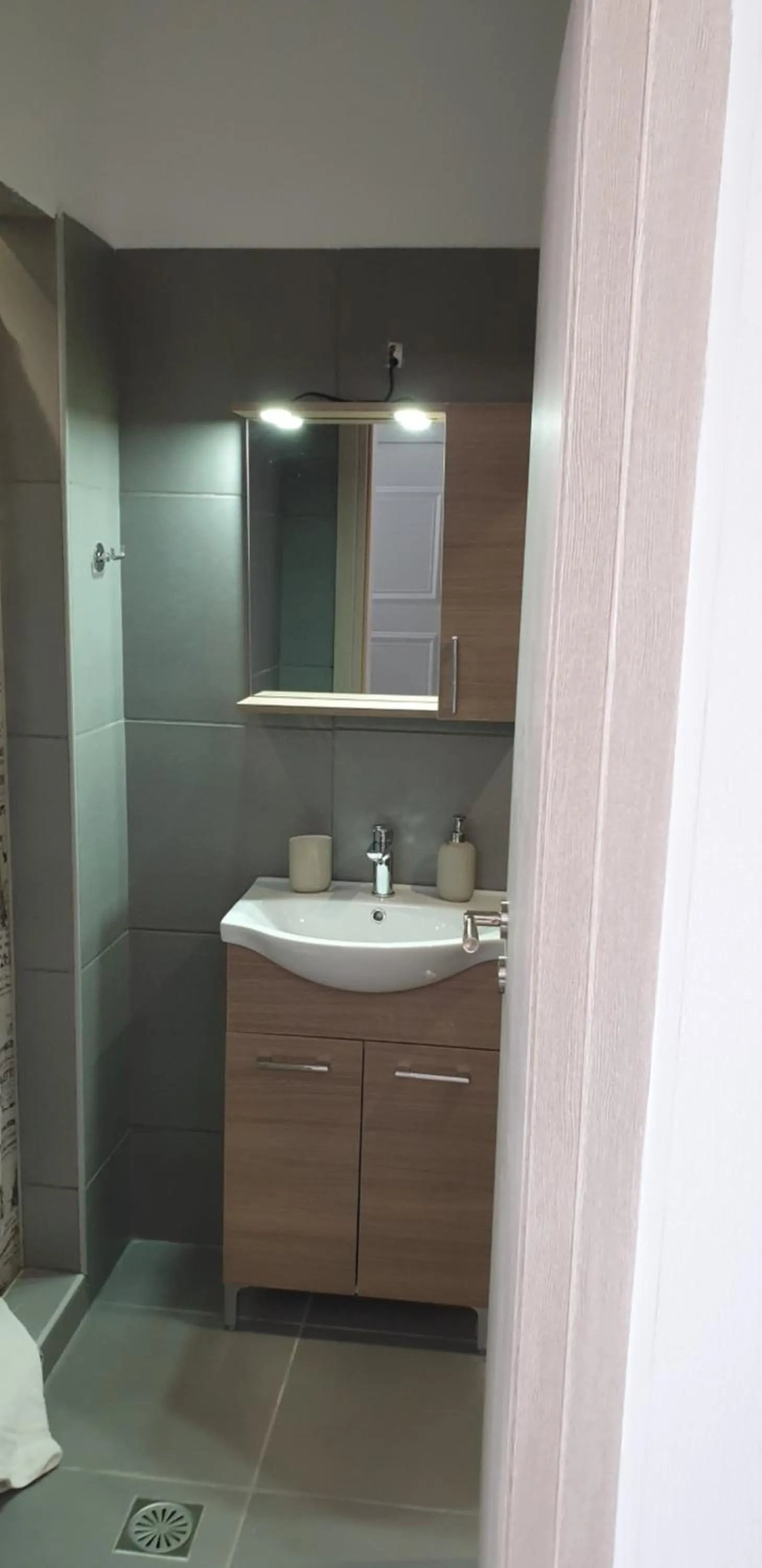 AVR Airport Deluxe Suites 6 AIRPORT FREE SHUTLE