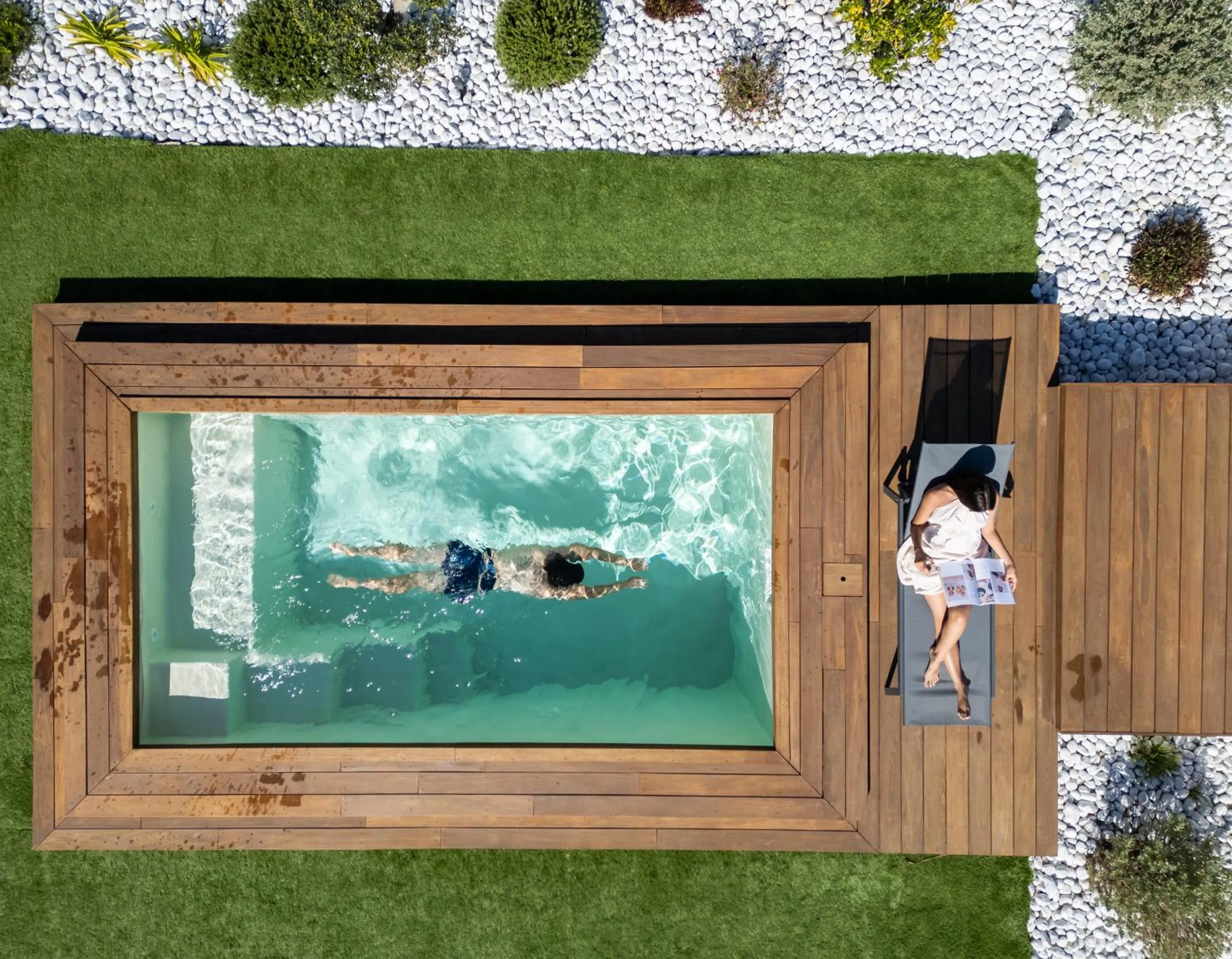 Swimming pool in Belle Vue Hôtel