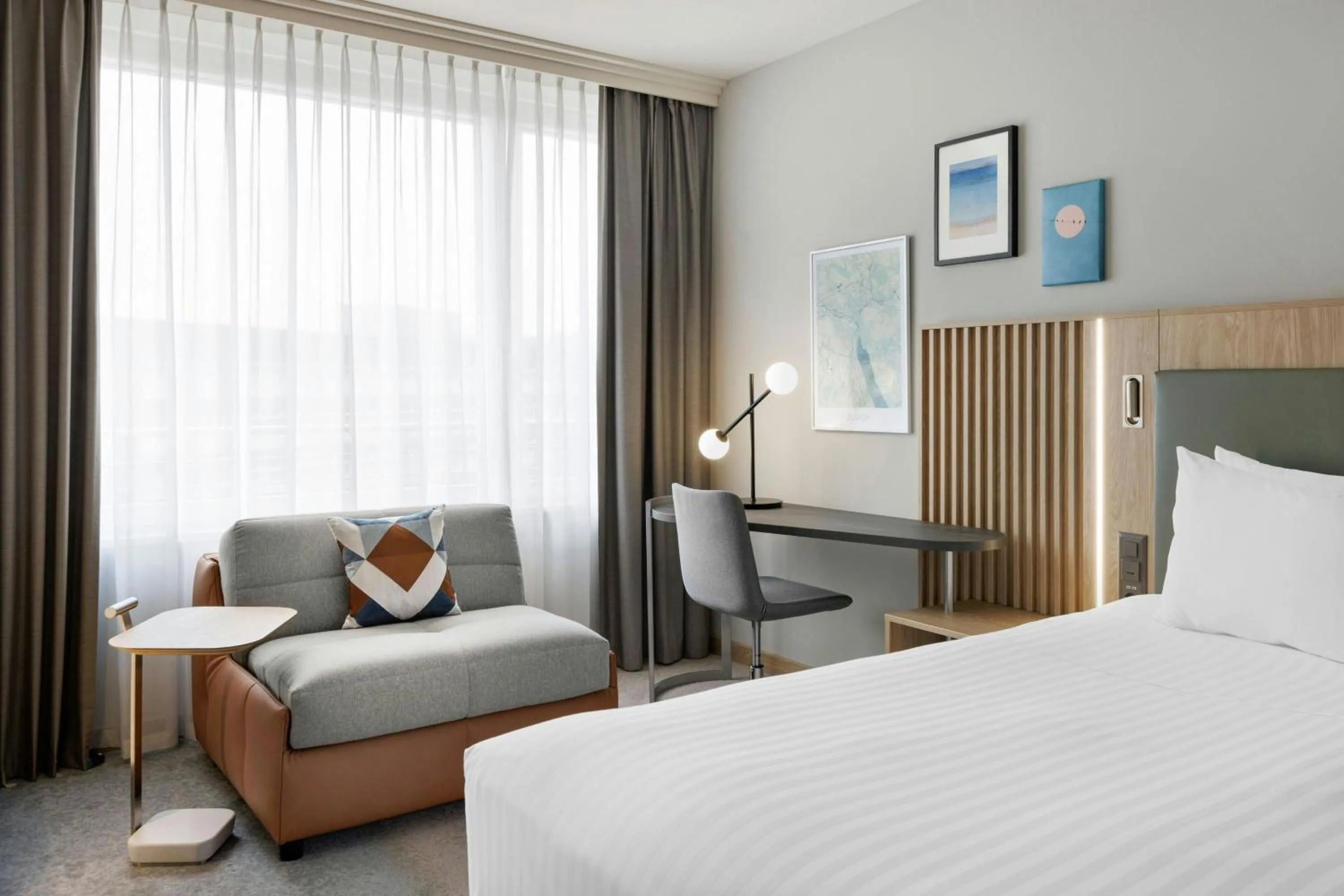 Photo of the whole room, Bed in Courtyard by Marriott Zurich North
