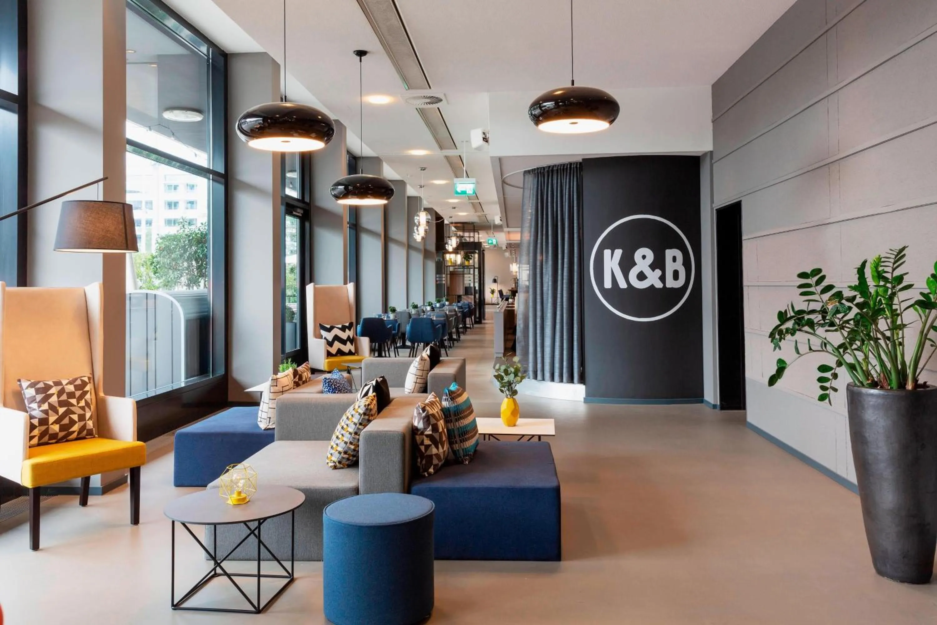 Lounge or bar in Courtyard by Marriott Zurich North