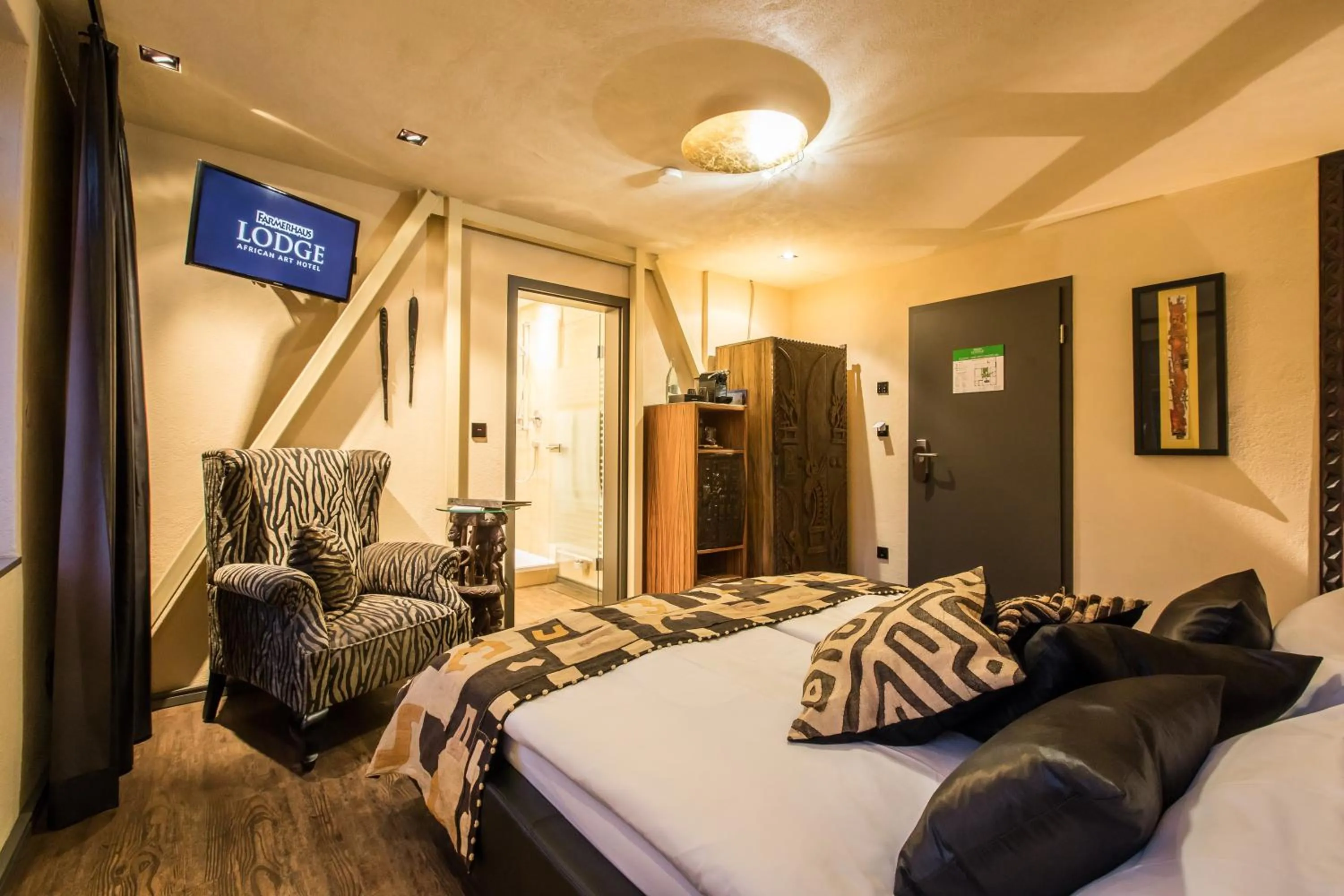 Photo of the whole room, Bed in Farmerhaus-Lodge