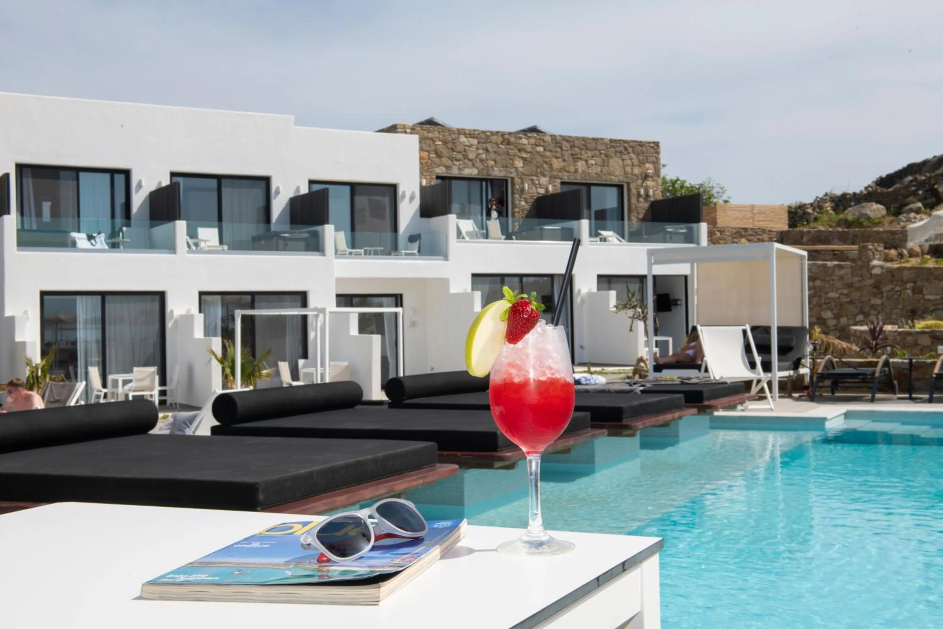 Swimming pool in Bianco a Nero Mykonos