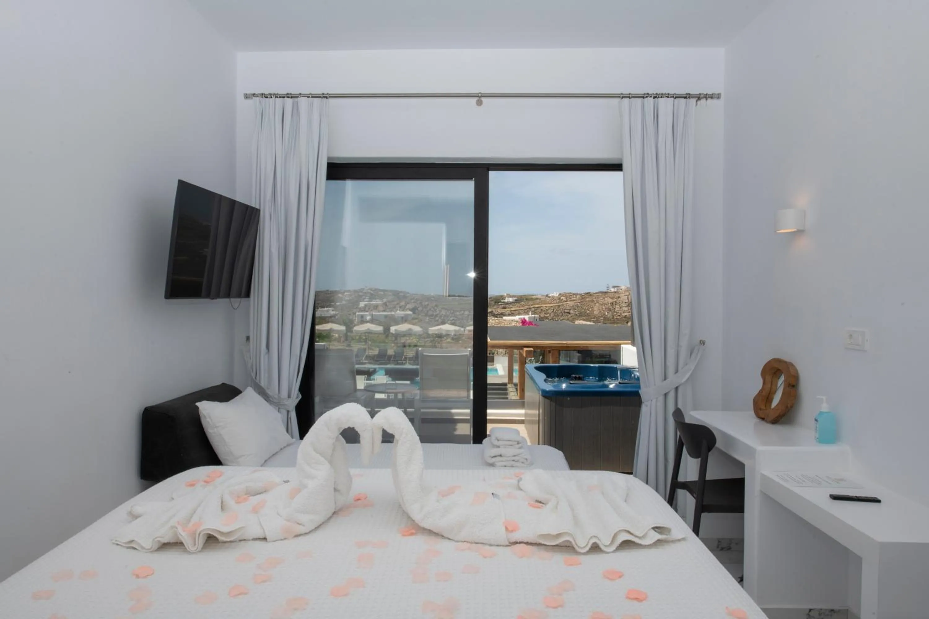 View (from property/room), Bed in Bianco a Nero Mykonos