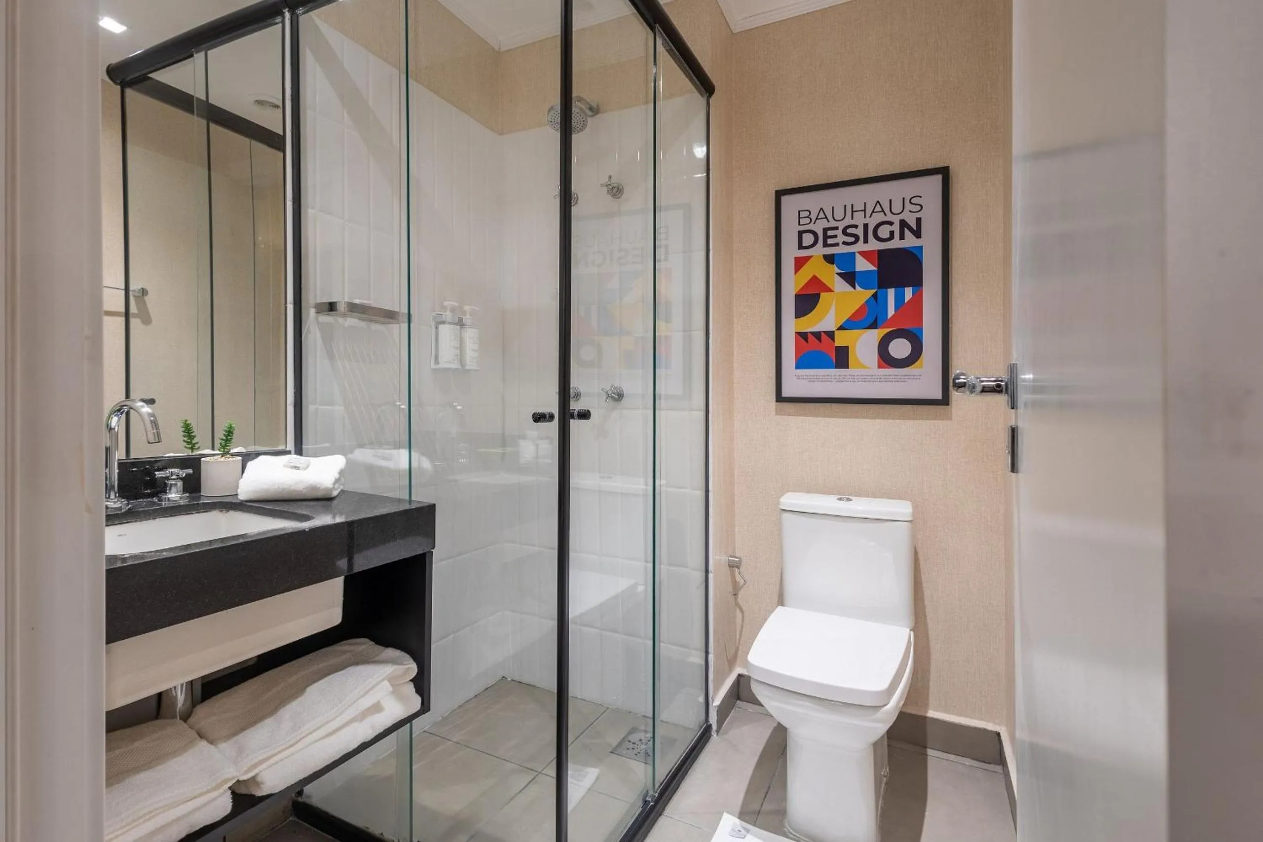 Toilet in sp-hobn - housi paulista