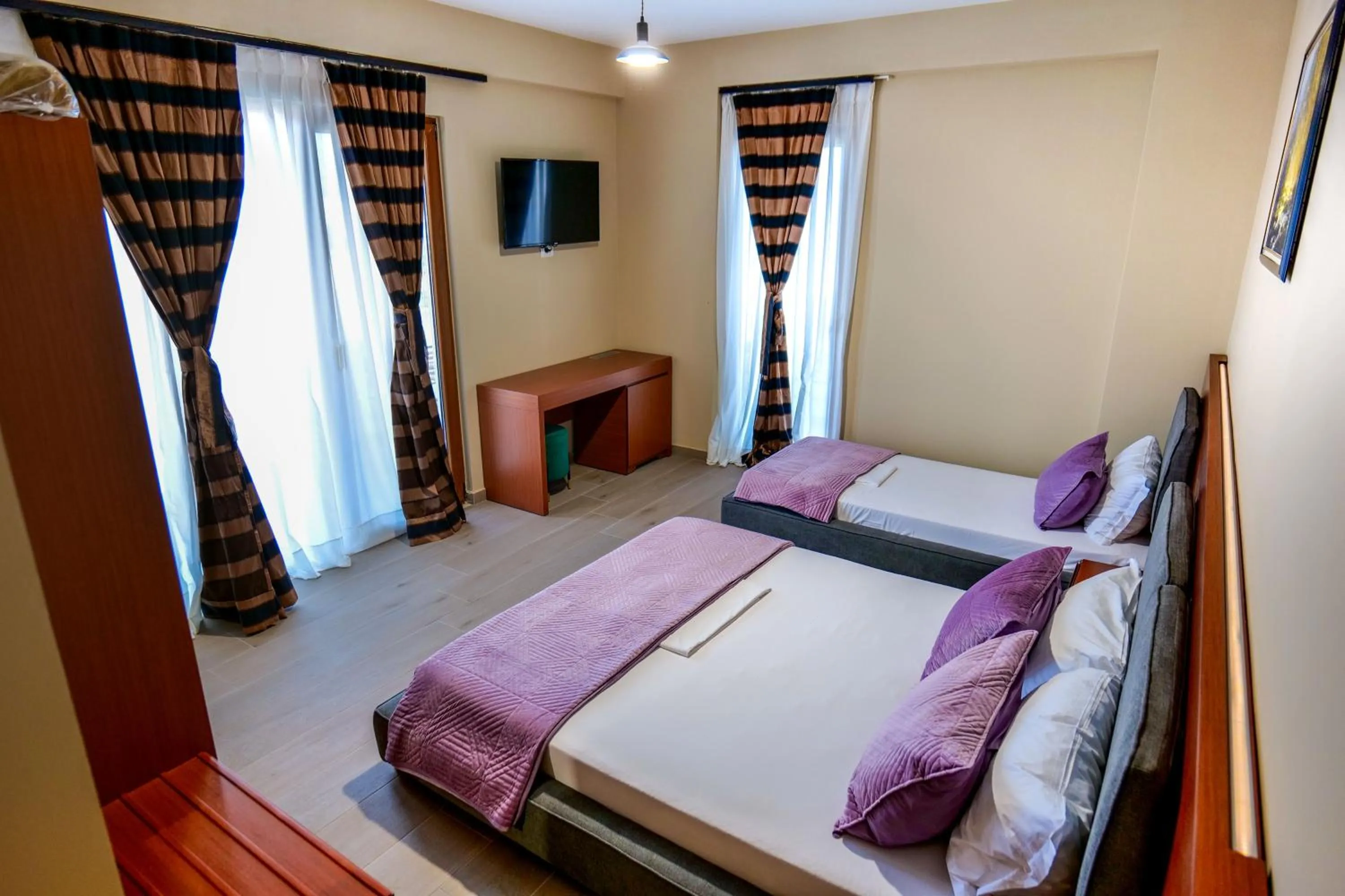 Bed in 6 Milje Hotel