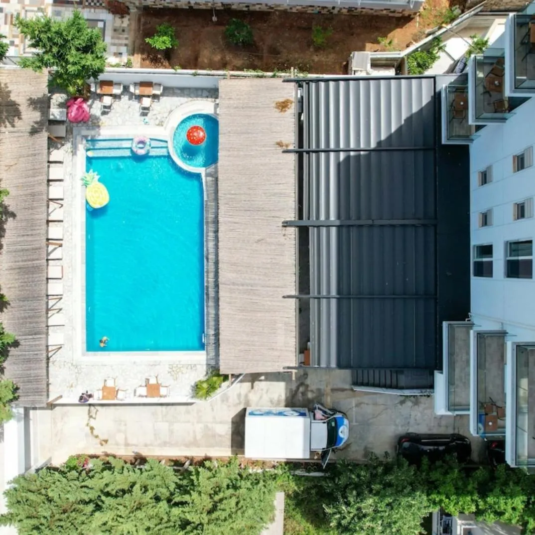 Property building in 6 Milje Hotel