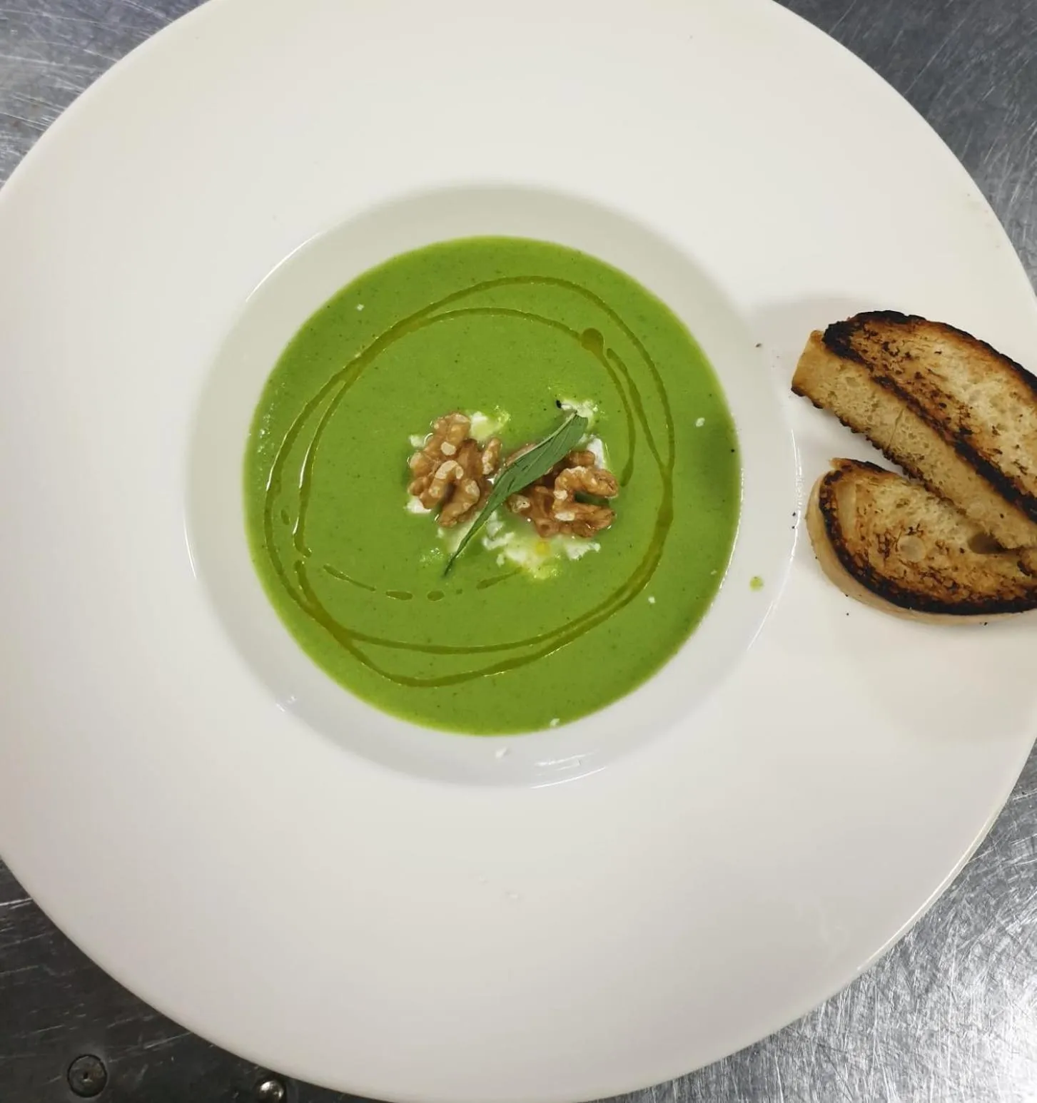 Food in 6 Milje Hotel