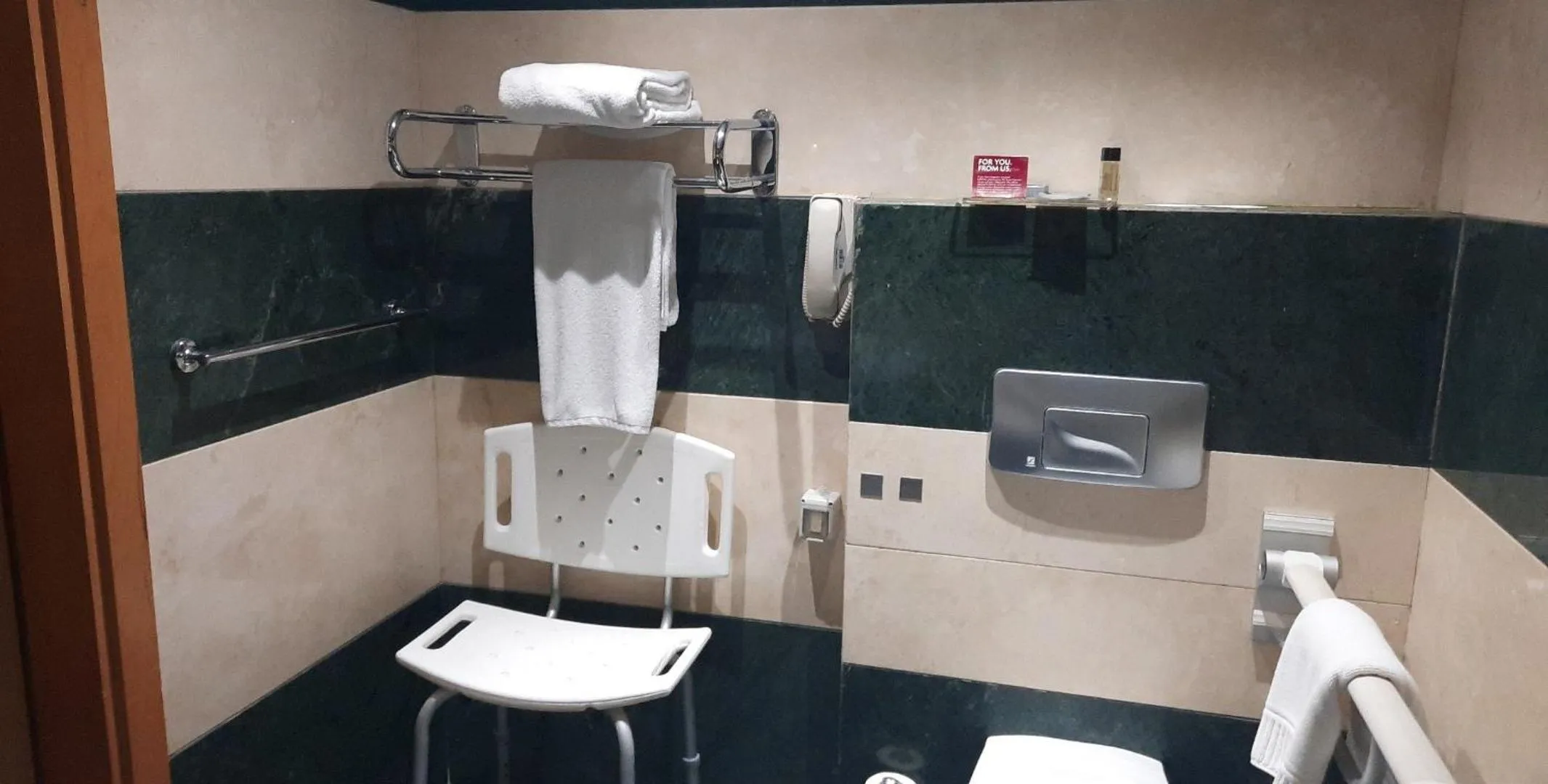 Photo of the whole room in Crowne Plaza Beirut by IHG