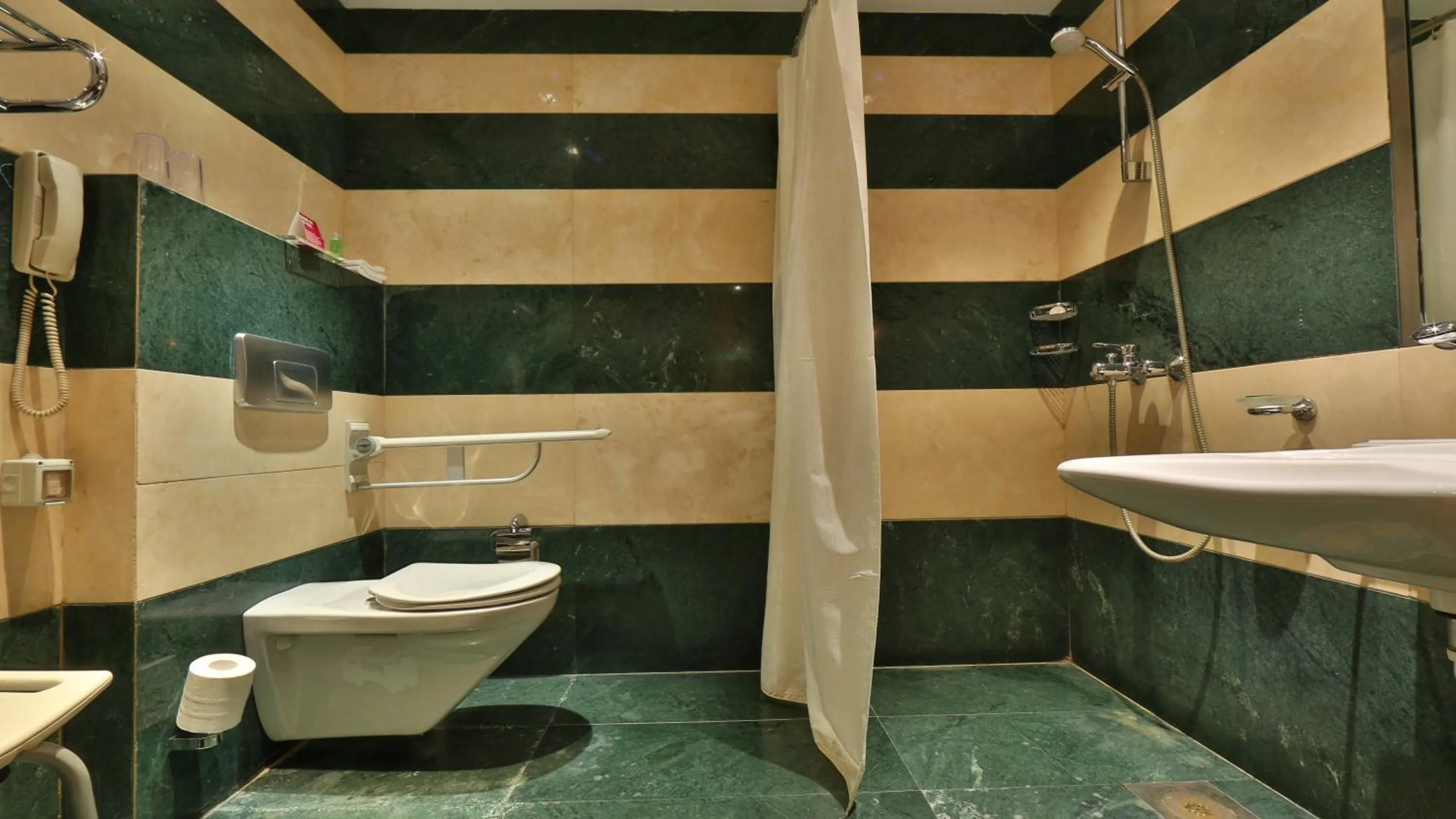 Photo of the whole room in Crowne Plaza Beirut by IHG