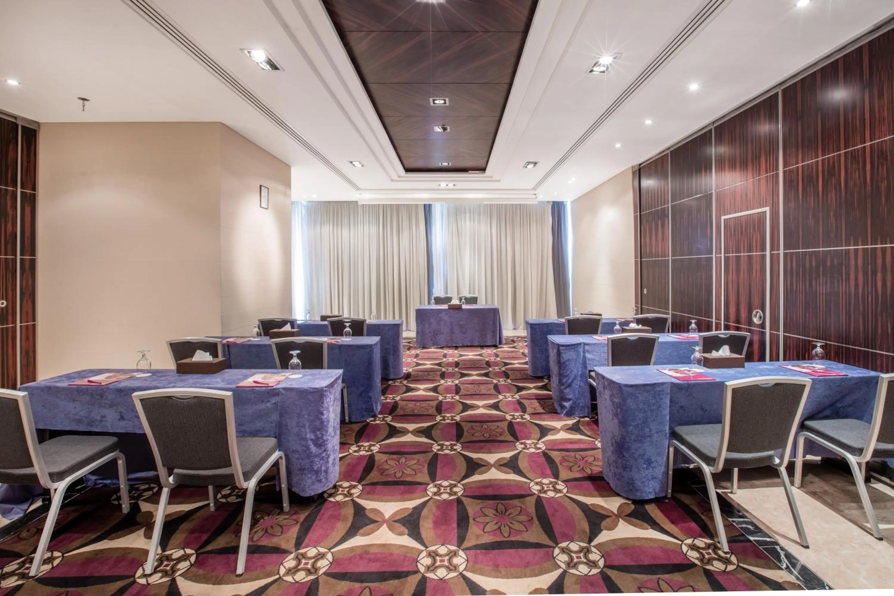 Meeting/conference room in Crowne Plaza Beirut by IHG