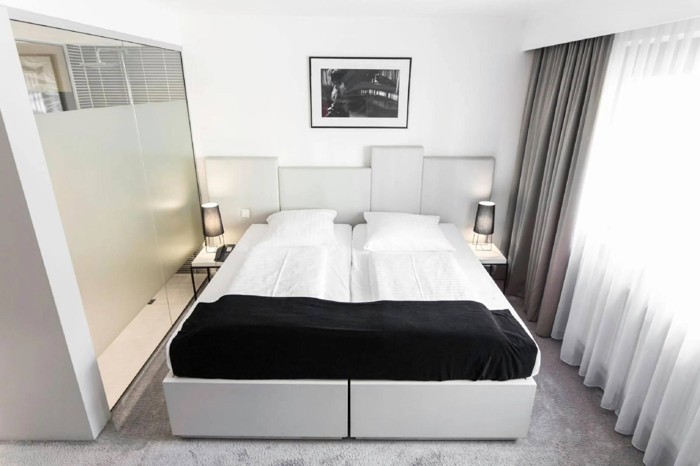 Bed in Pearl Design Hotel - Frankfurt City