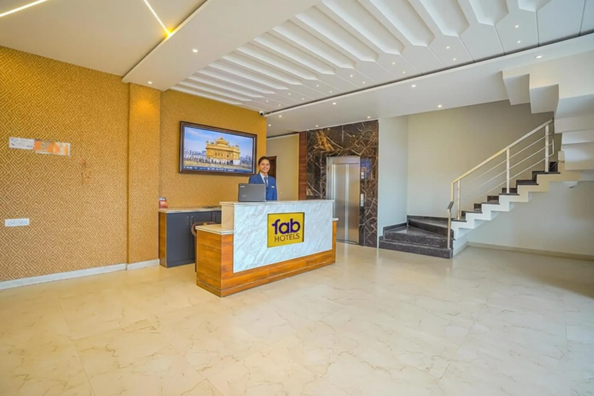 Lobby or reception in FabHotel Prime Empire