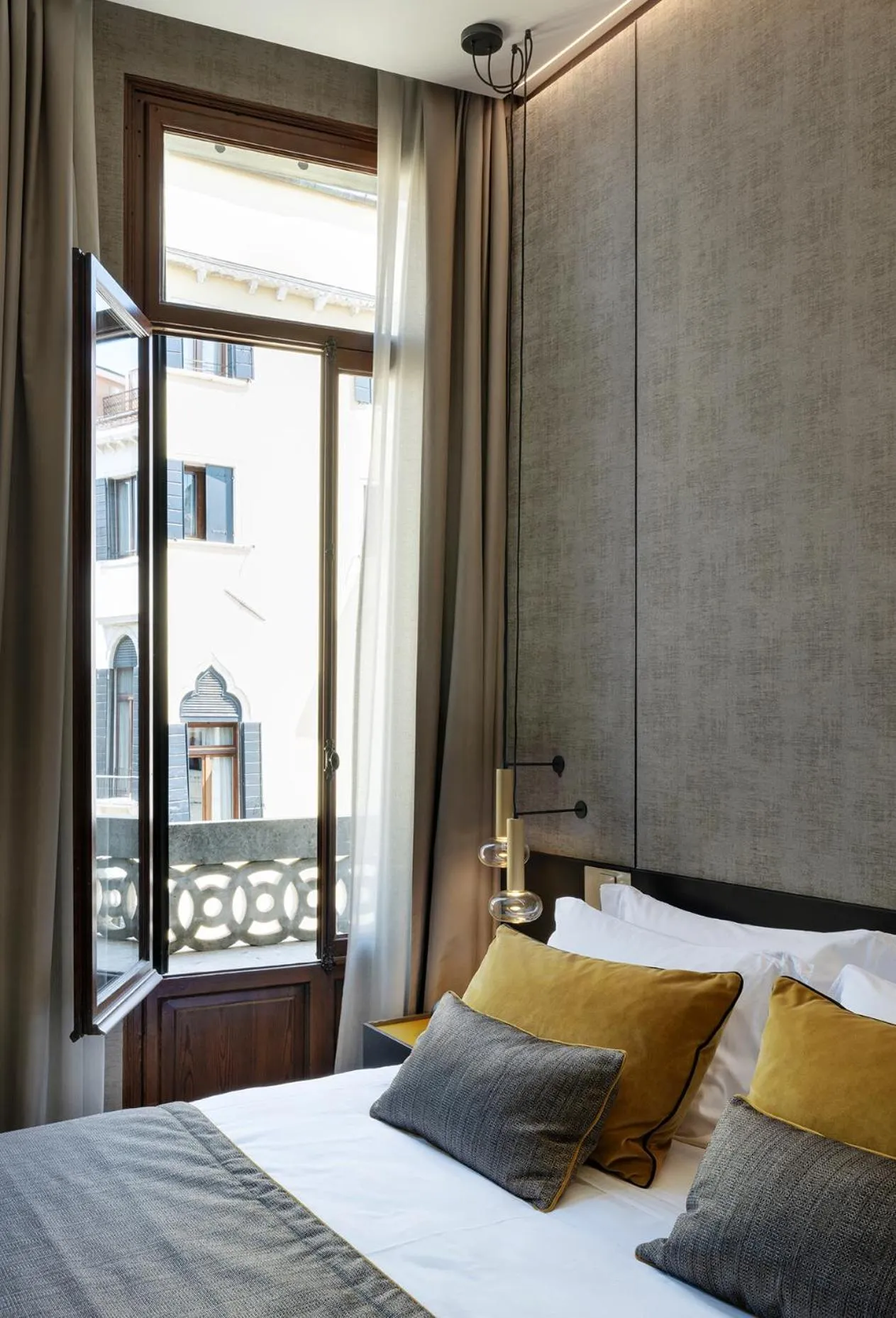 Bed in Palazzo Pianca