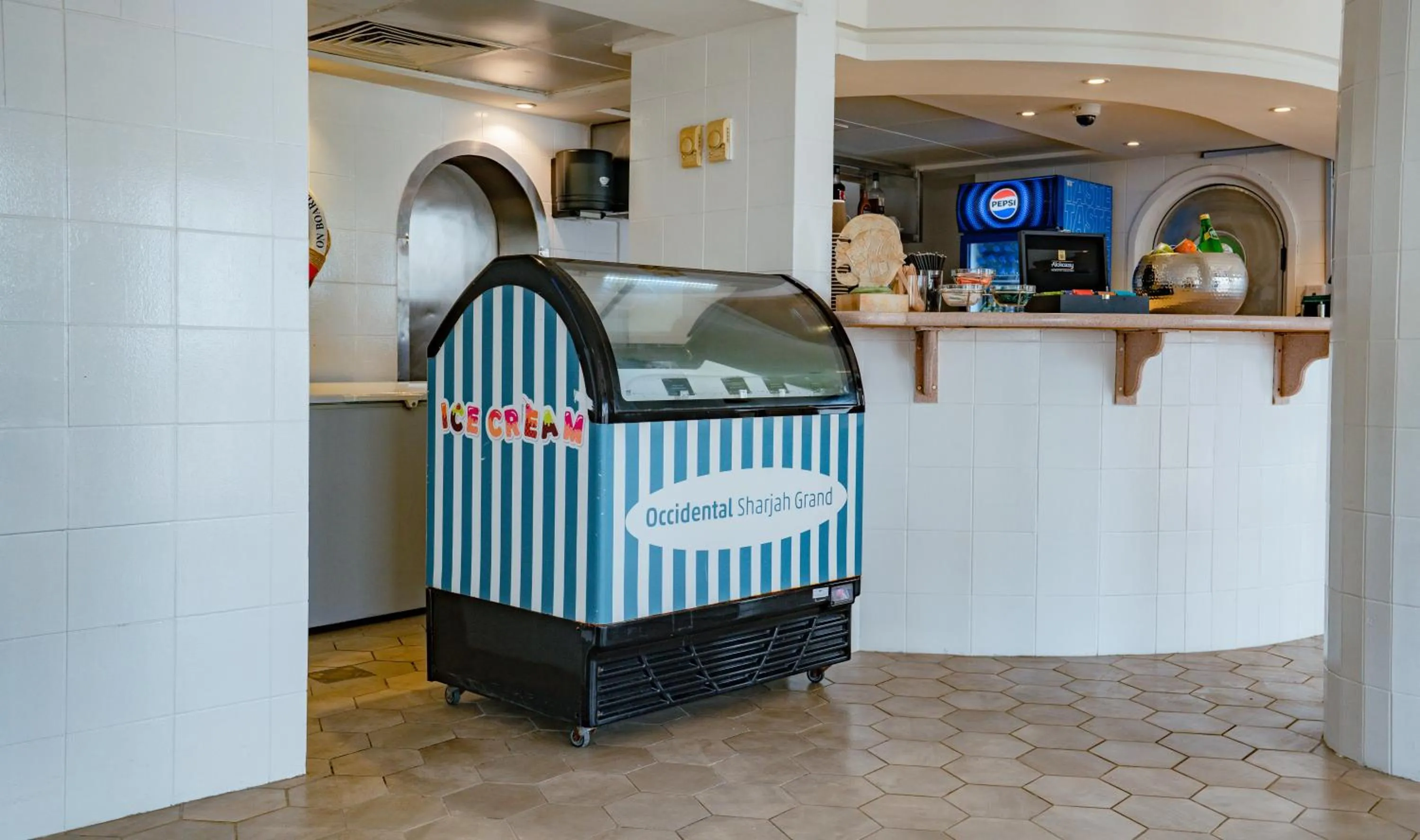 Restaurant/places to eat in Occidental Sharjah Grand