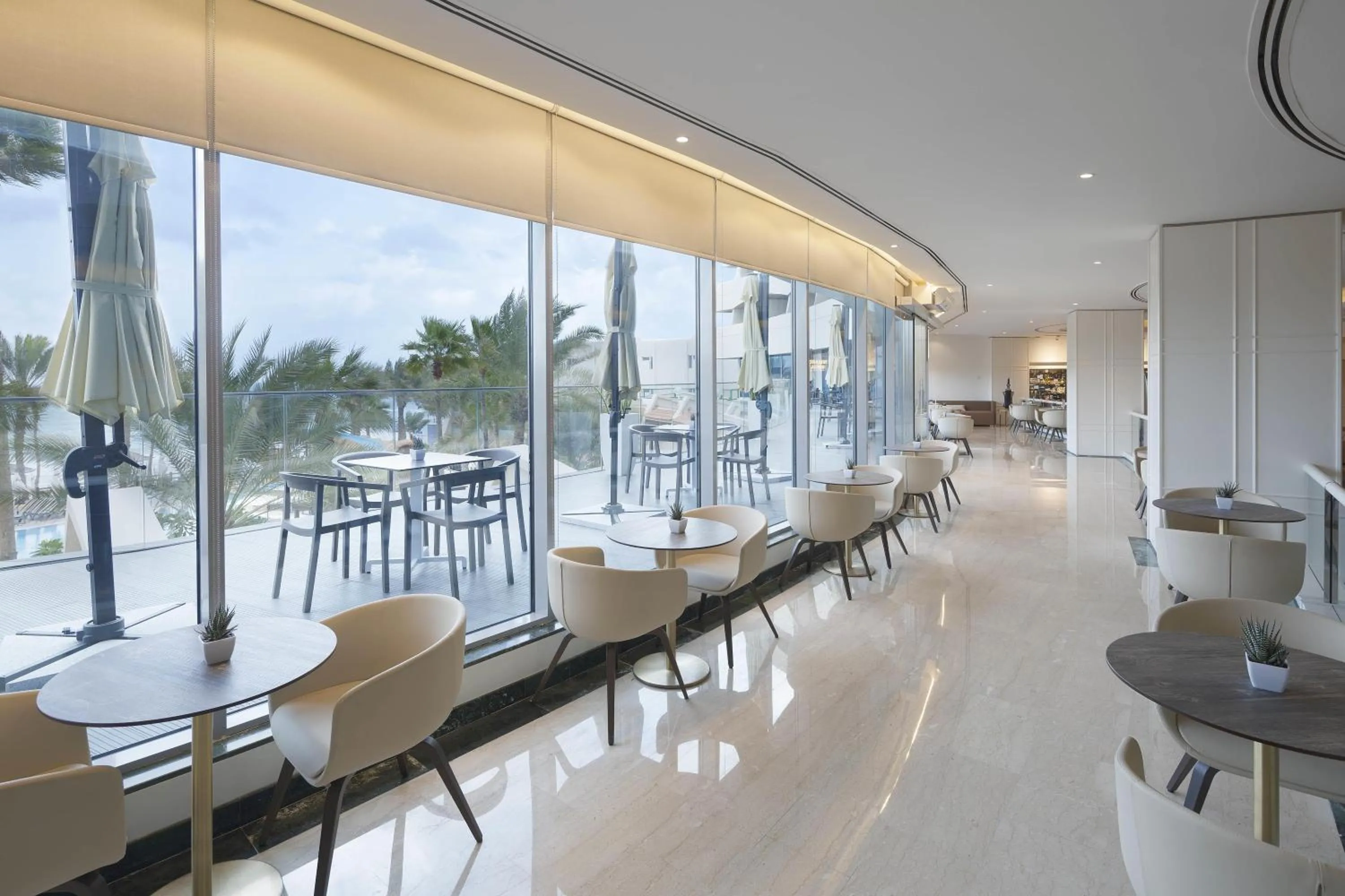 Restaurant/places to eat in Occidental Sharjah Grand