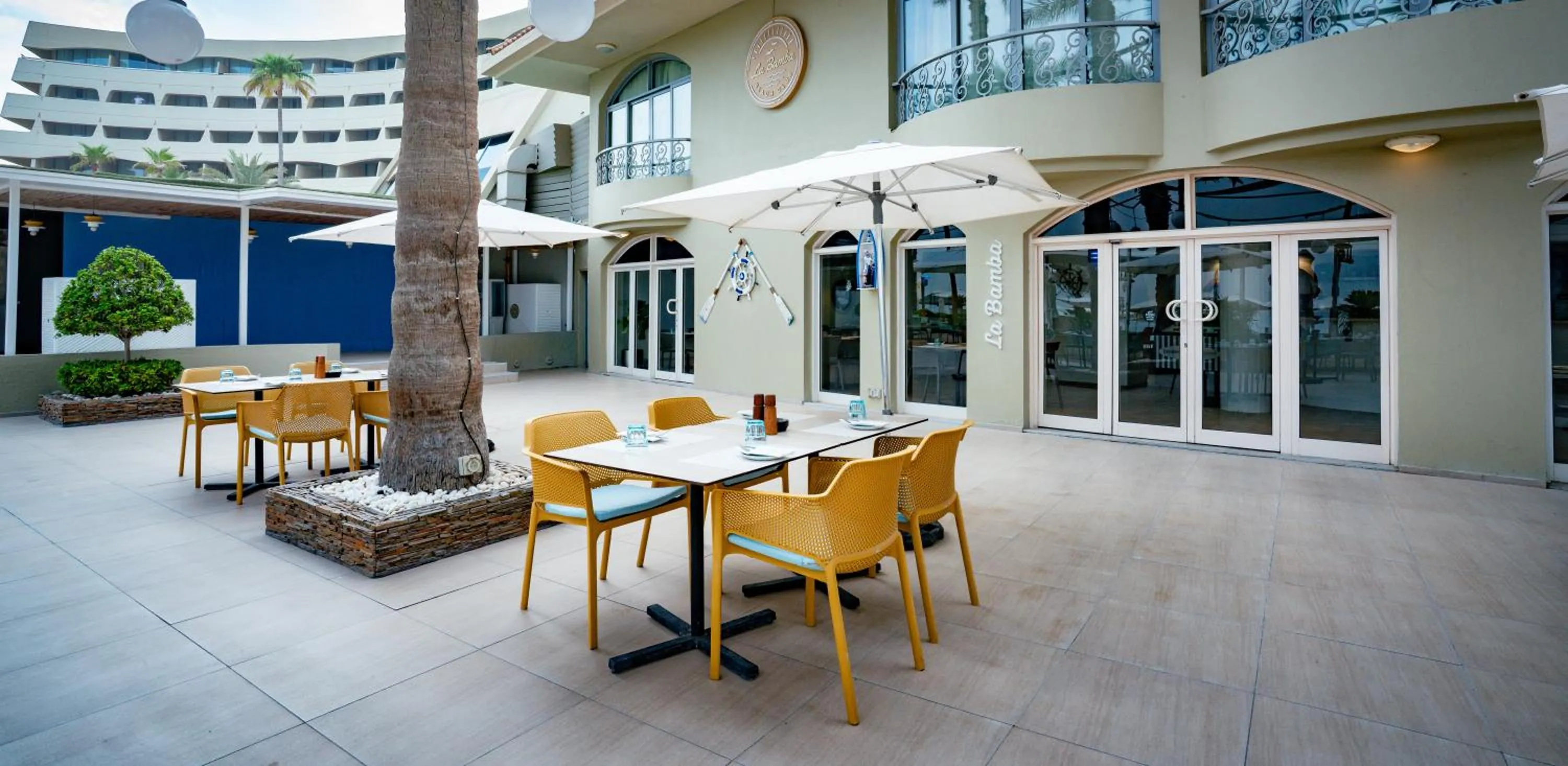 Restaurant/places to eat in Occidental Sharjah Grand