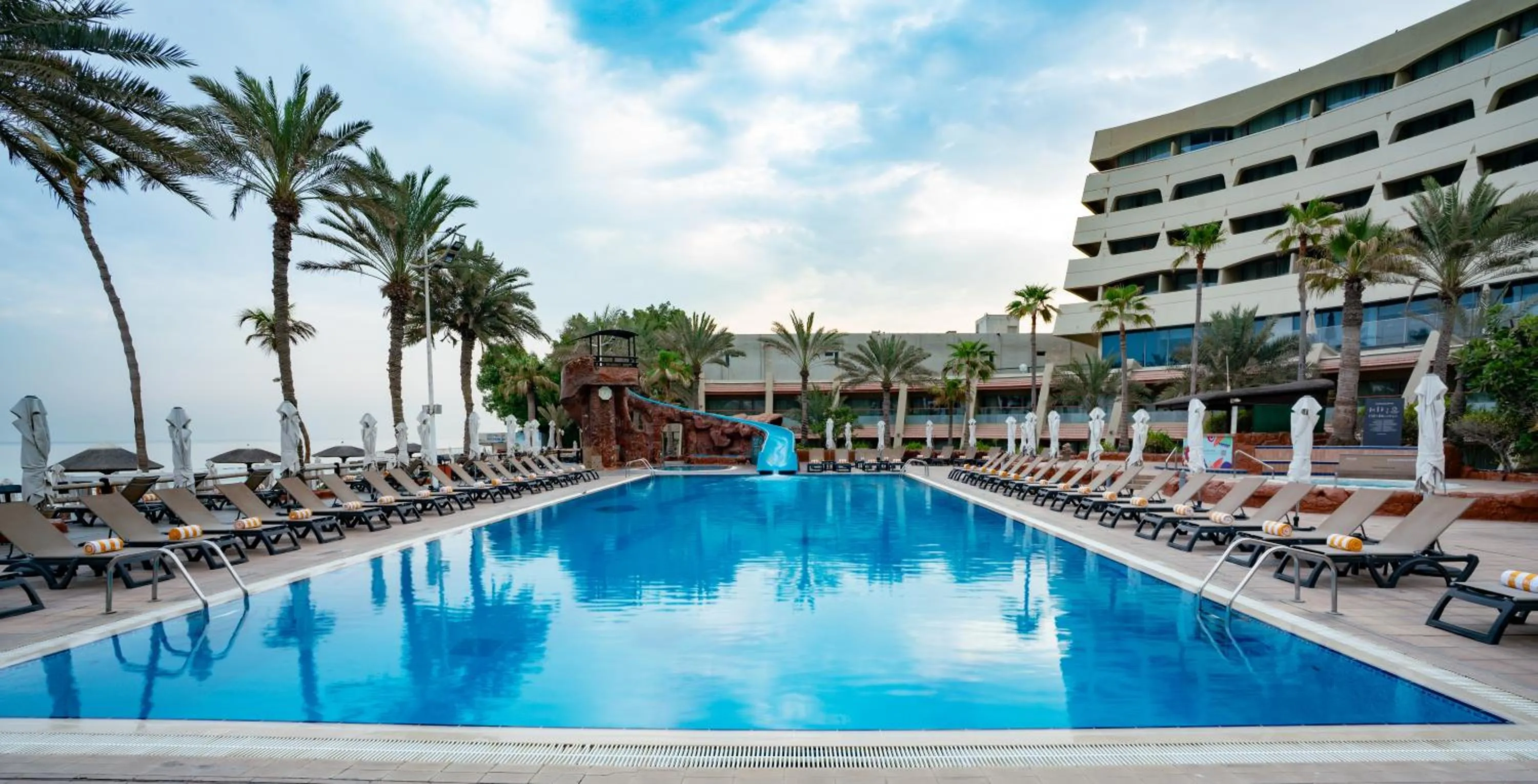 Swimming pool in Occidental Sharjah Grand