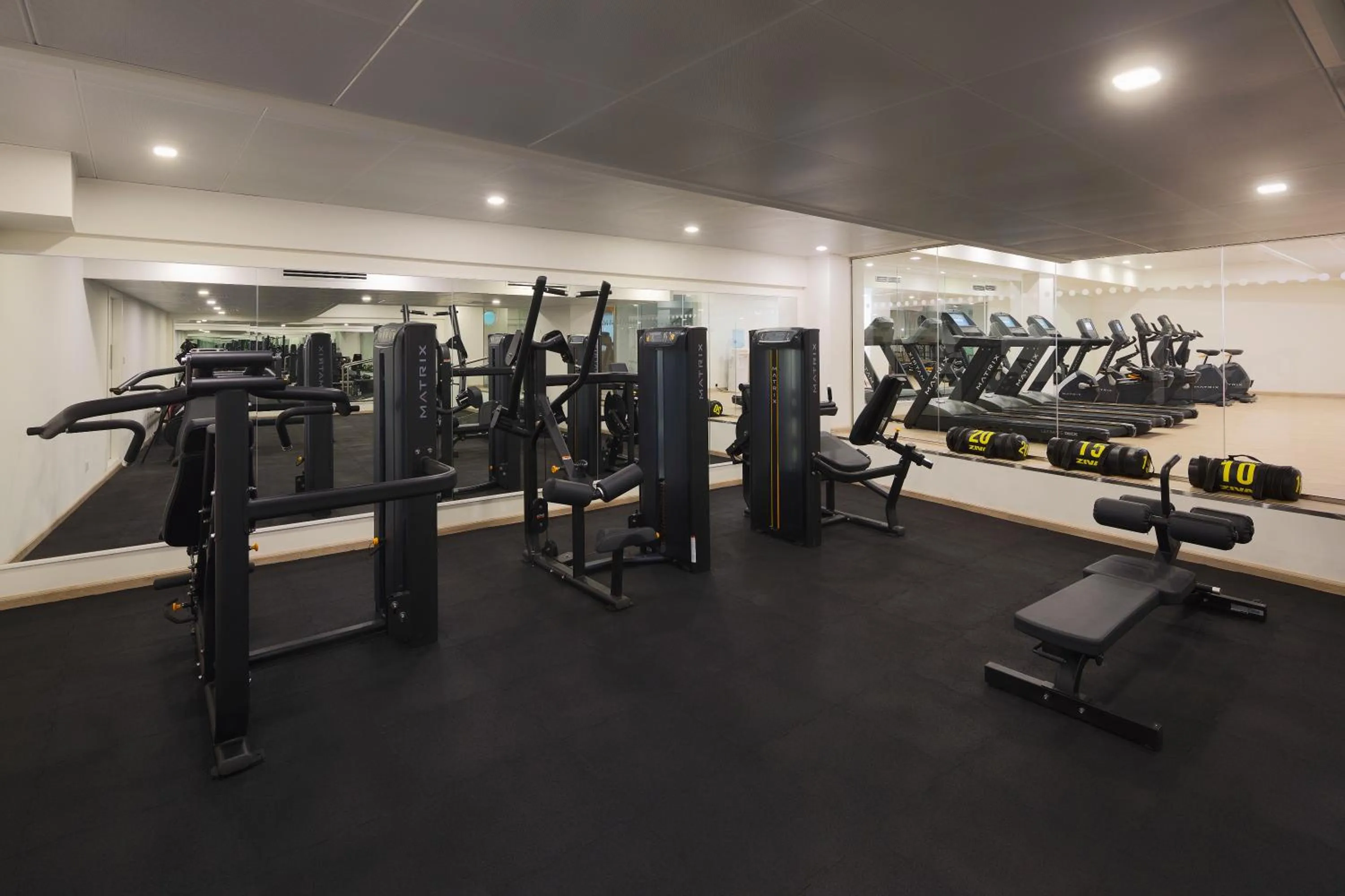 Fitness centre/facilities in Occidental Sharjah Grand