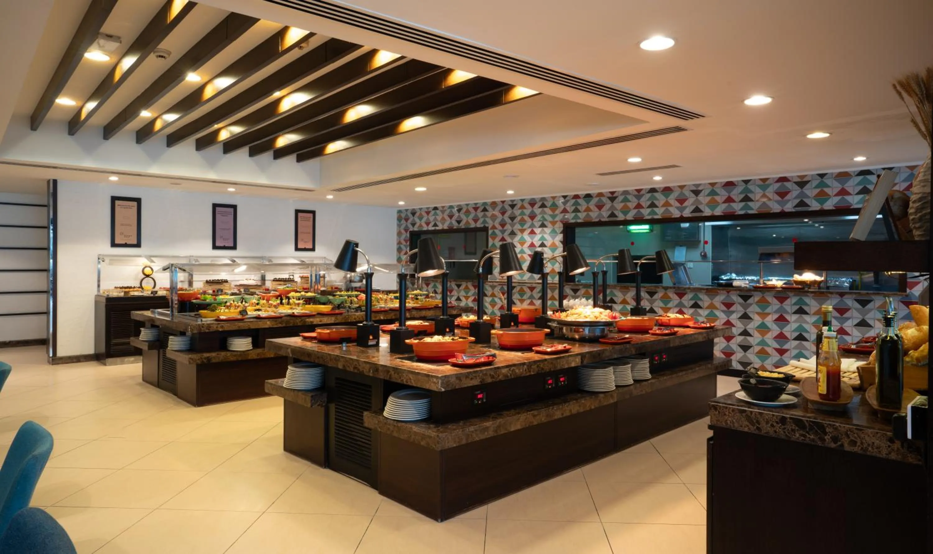 Food and drinks in Occidental Sharjah Grand